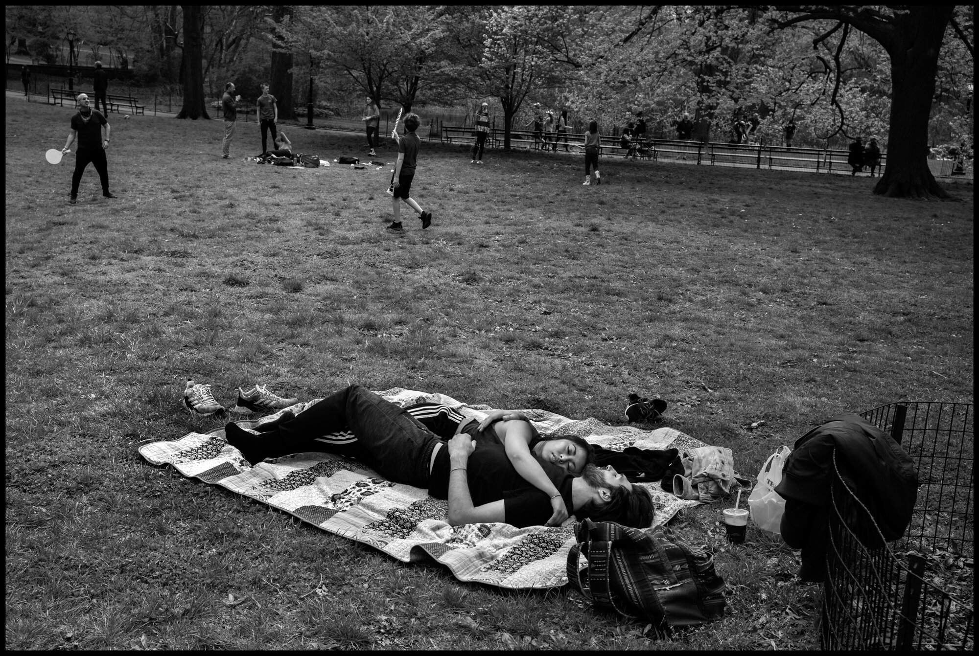  Alexis and Gabriel, Central Park.  April 25, 2020. © Peter Turnley ID# 31-002 