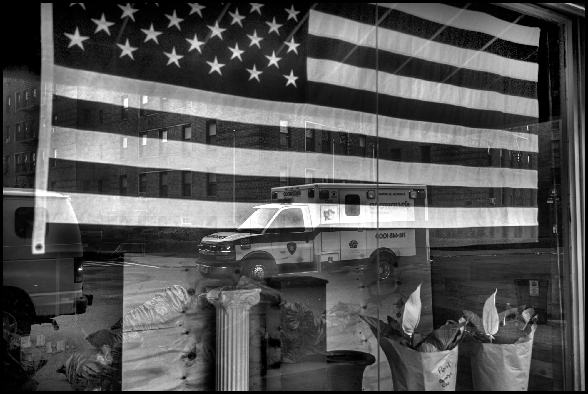  Bay Ridge, Brooklyn, New York.  April 30, 2020. © Peter Turnley  ID# 32-025 