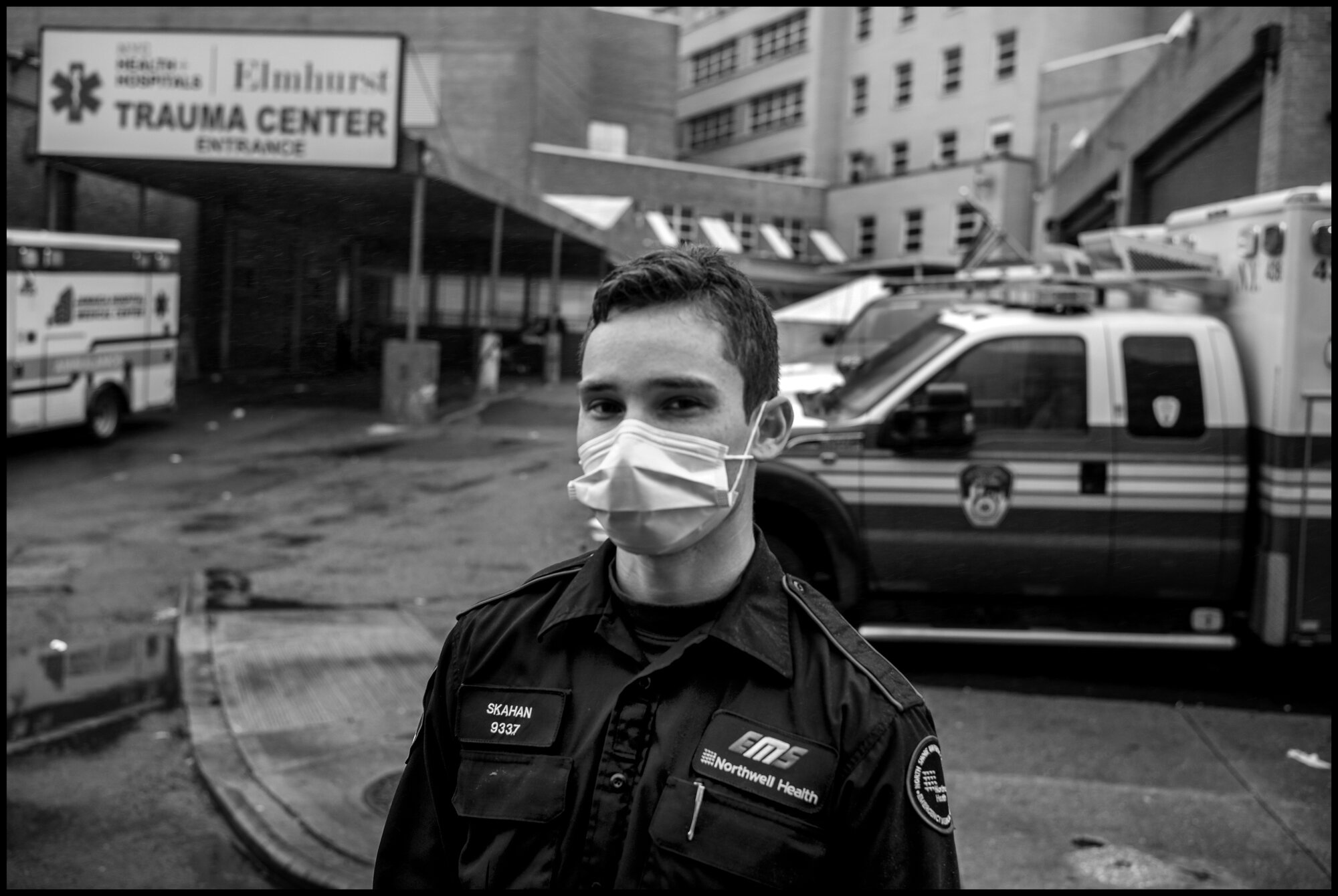 Daniel, 26, is am EMT, and he has just delivered a patient to Elmhurst Hospital in Queens, one of the New York Hospitals with the most cases of coronavirus. “ It’s tough. It’s a lot at once. Had a lot of patients with symptoms. We call them fever / 
