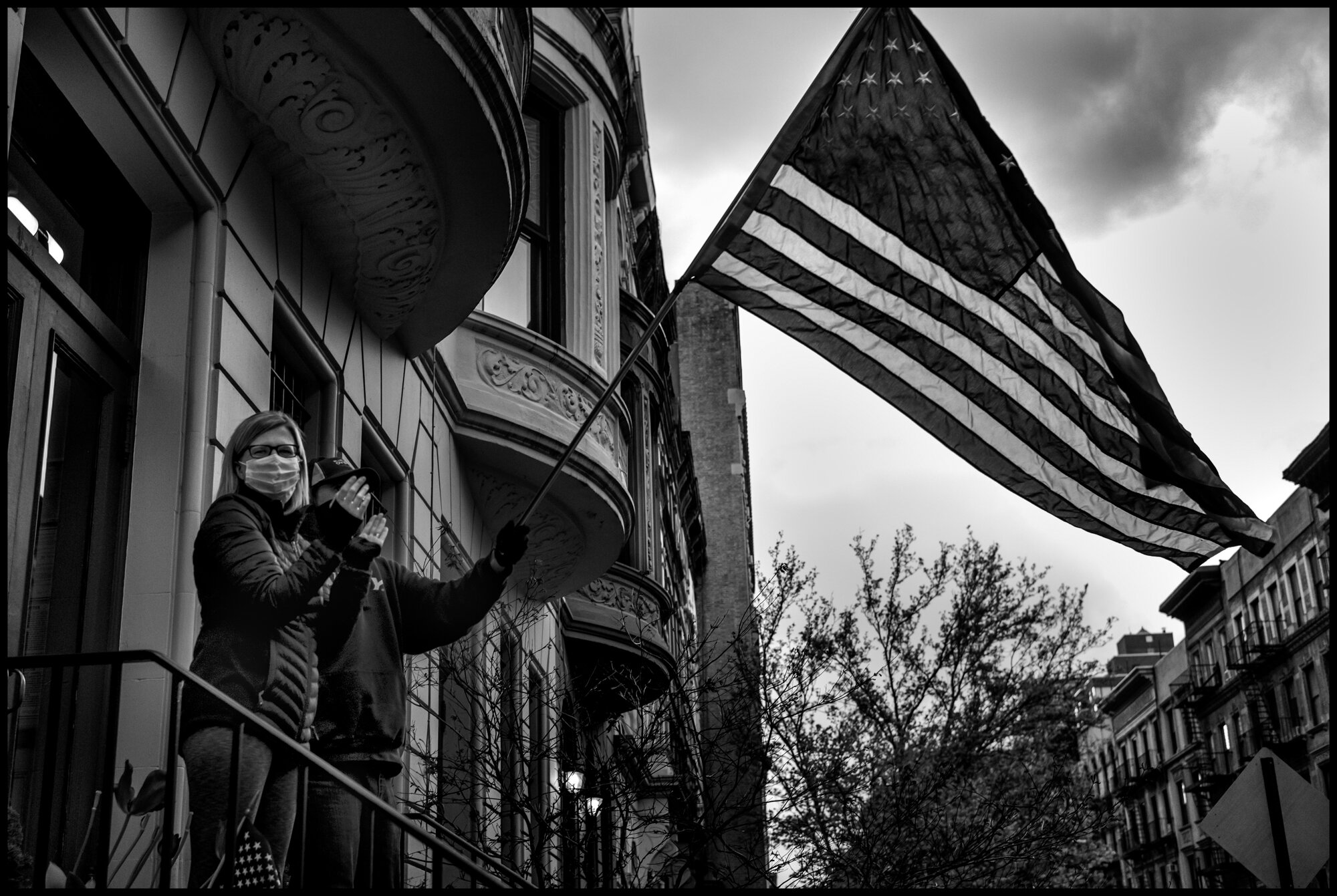  Dan and Shelly, residents of the Upper Westside, come out every evening at 7pm, to express their gratitude to the healthcare and essential workers. “This is not a political statement. We are all in this together-all New Yorkers. This our gesture of 