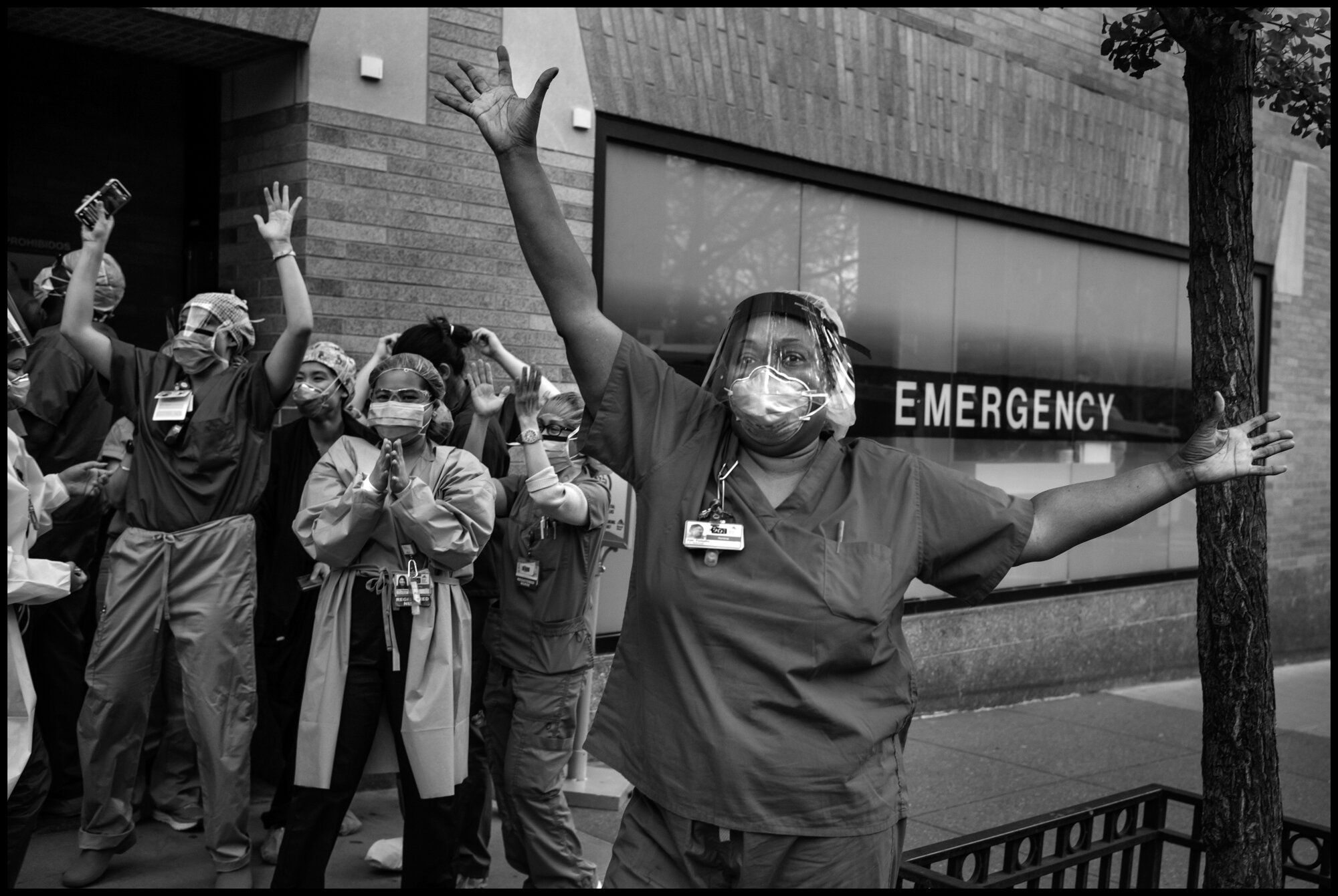  Mount Sinai Hospital, New York City, 7PM.  April 20, 2020. © Peter Turnley.   ID# 27-002 