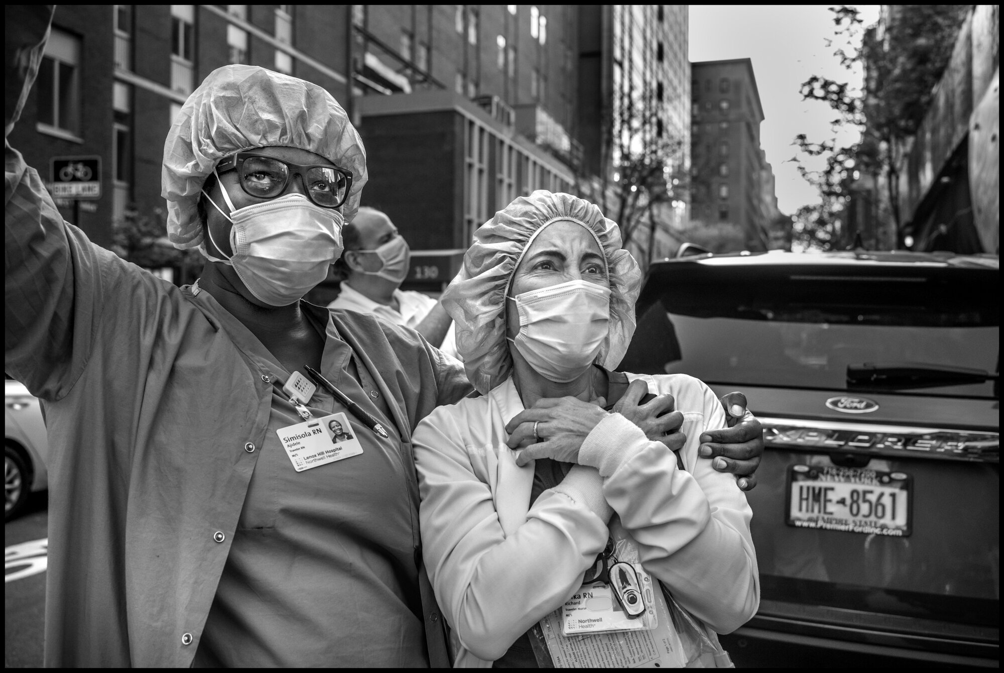  Simi and Erika.  May 10, 2020. © Peter Turnley.   ID# 42-007 