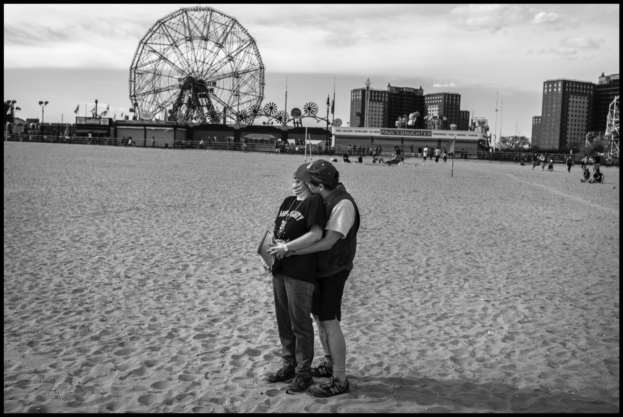  Lee and Robin, a couple from Queens.  May 16, 2020. © Peter Turnley.  ID# 49-020 