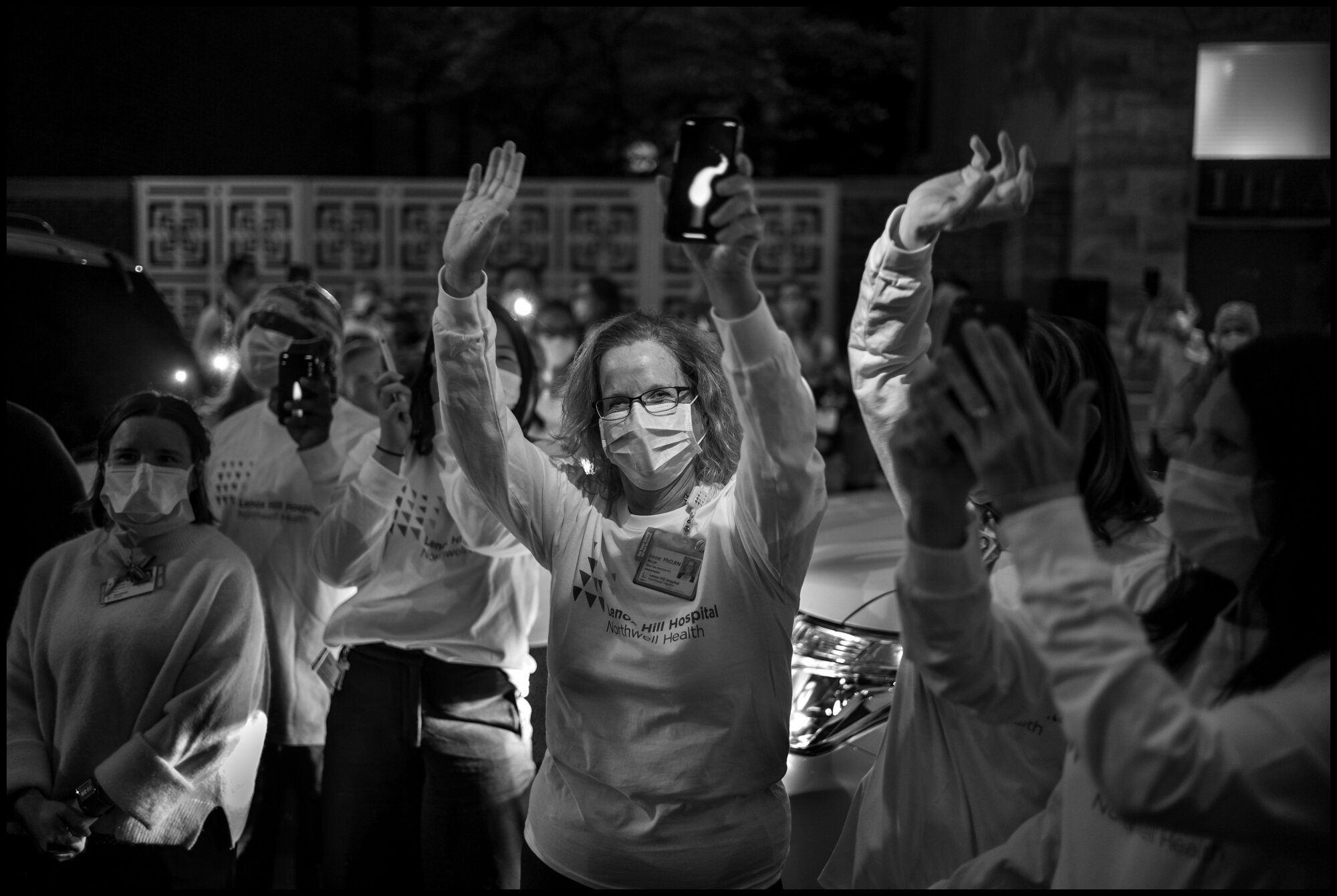  Lenox Hill Hospital, New York.  May 20, 2020. © Peter Turnley.   ID# 51-008 