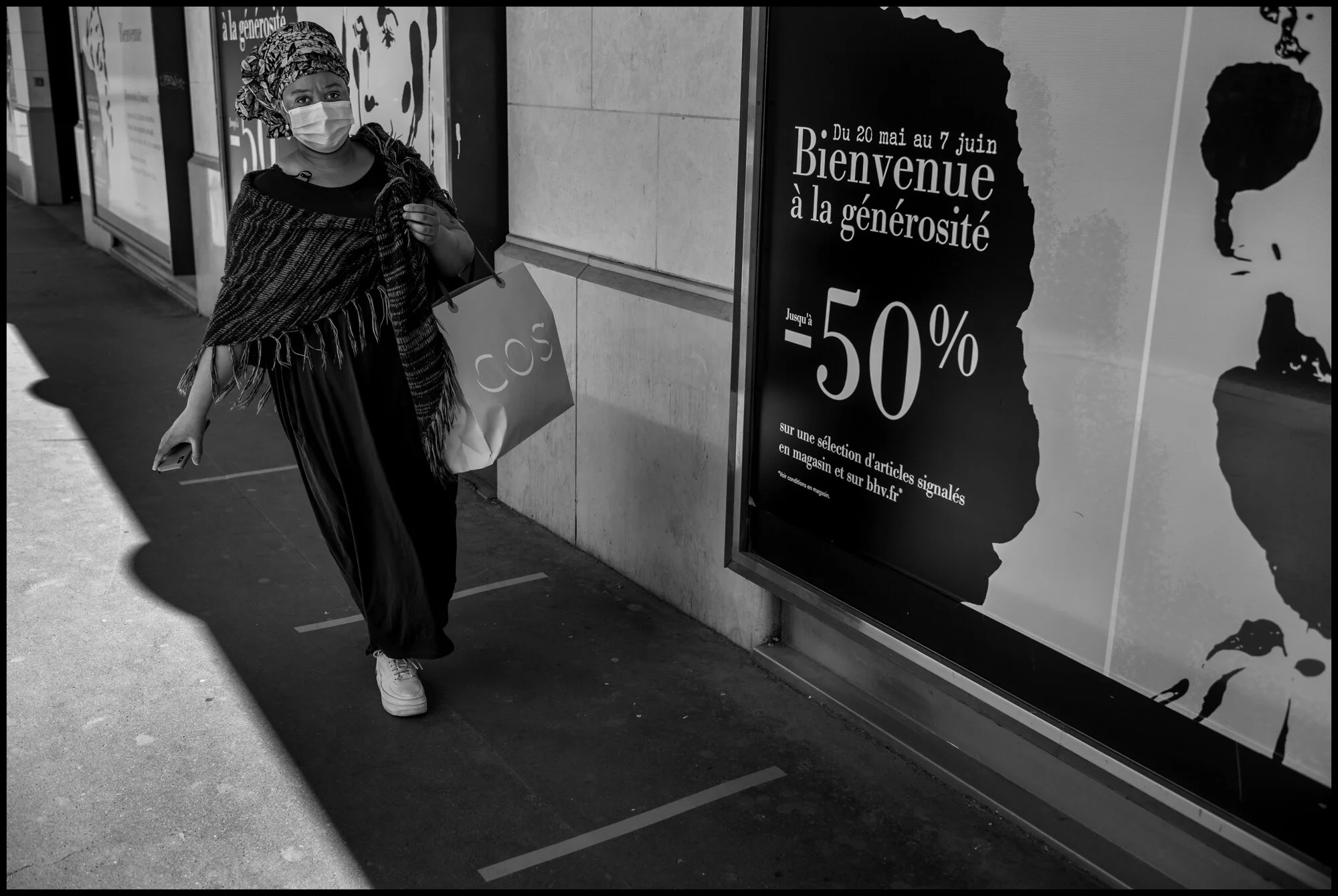  Rue de Rivoli, Paris.  May 26, 2020. © Peter Turnley.  ID# P04-014 