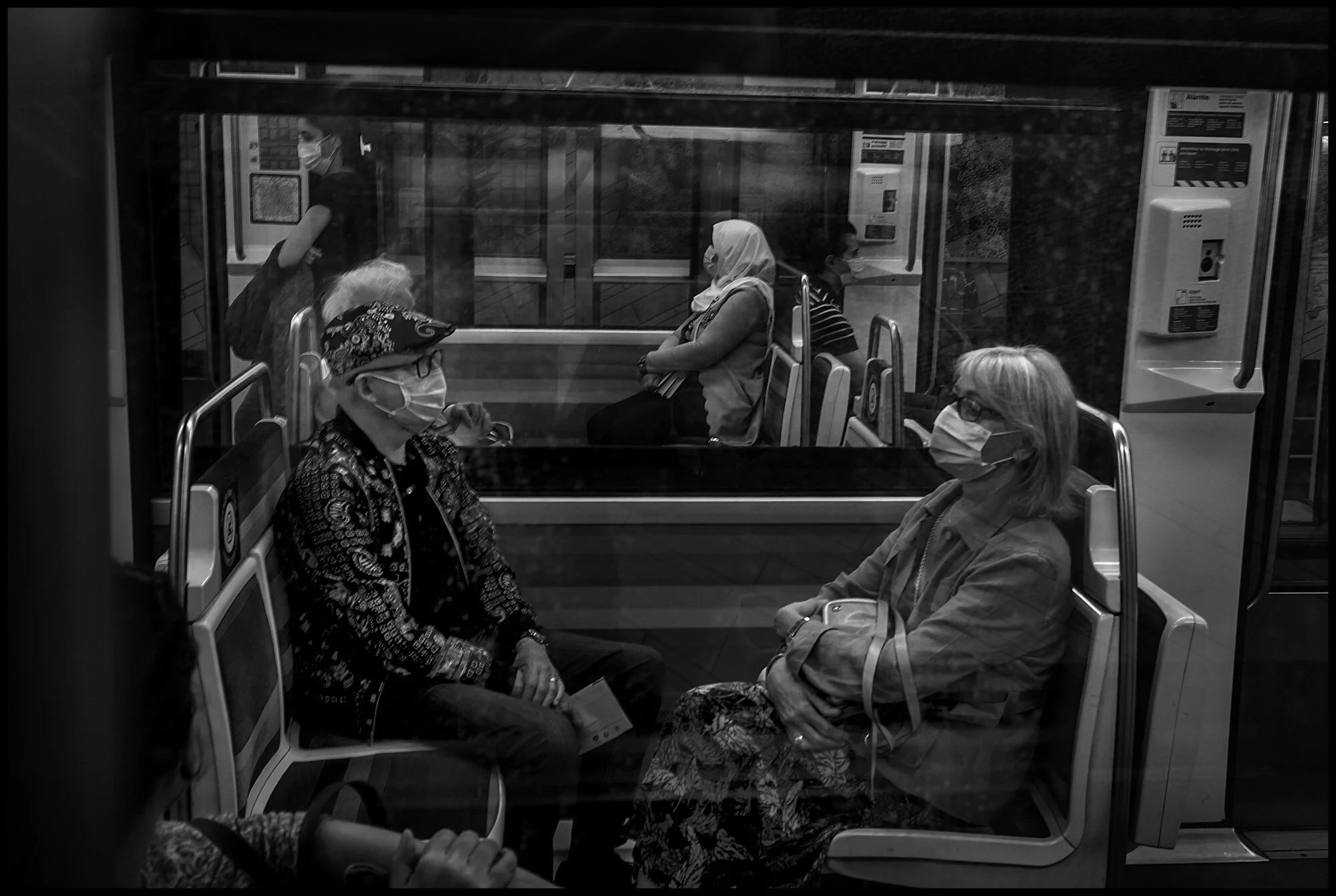  Paris Métro.   May 26, 2020. © Peter Turnley.  ID# P04-019 