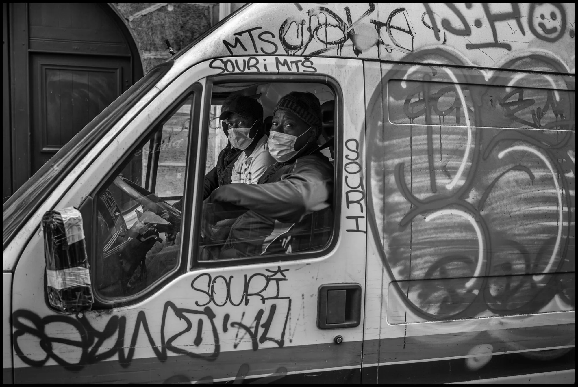  Rue Vielle du Temple, Paris.   May 27, 2020. © Peter Turnley.  ID# P06-008 