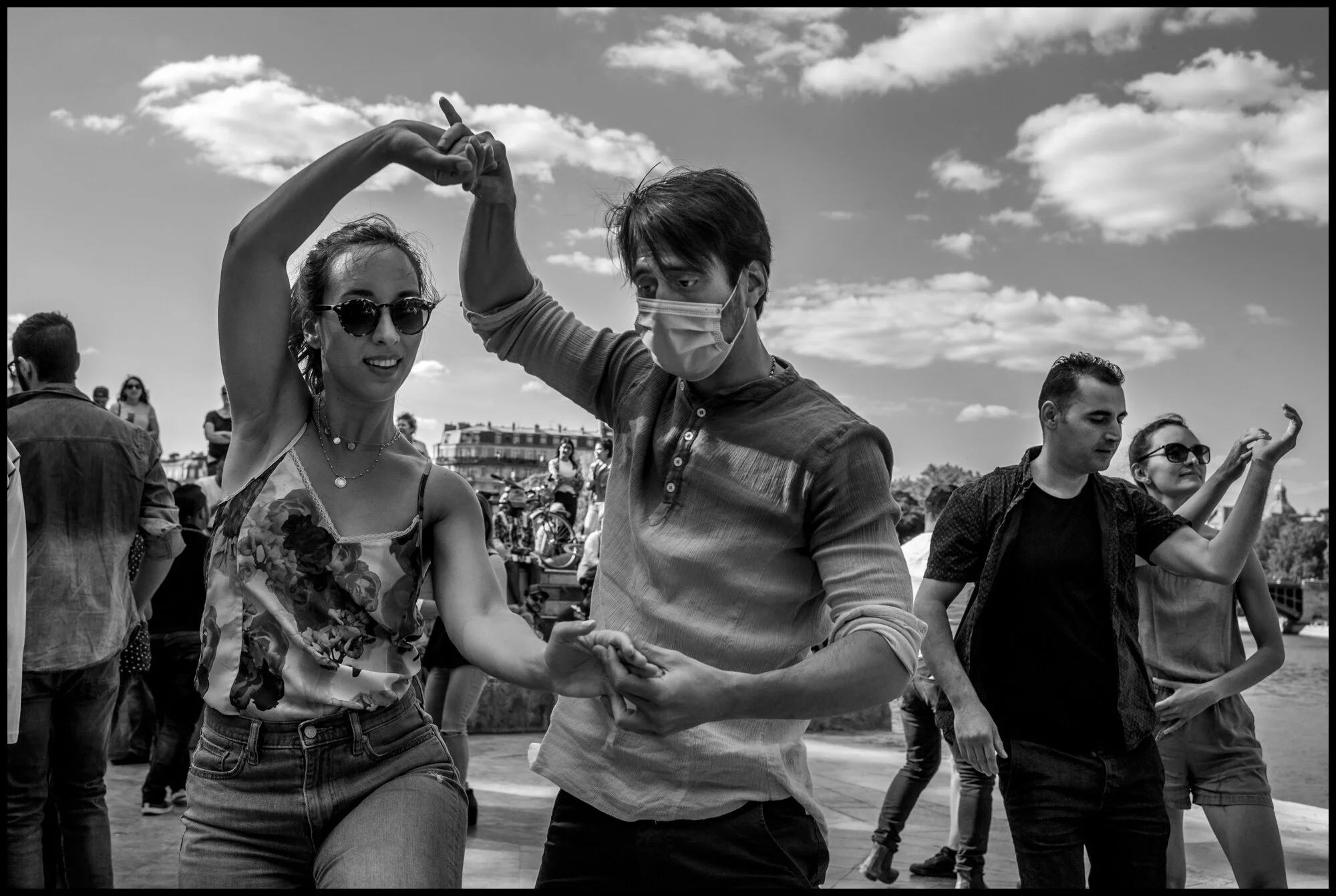  Salsa on the banks of the Seine, Paris.  May 31, 2020. © Peter Turnley.  ID# P11-003 
