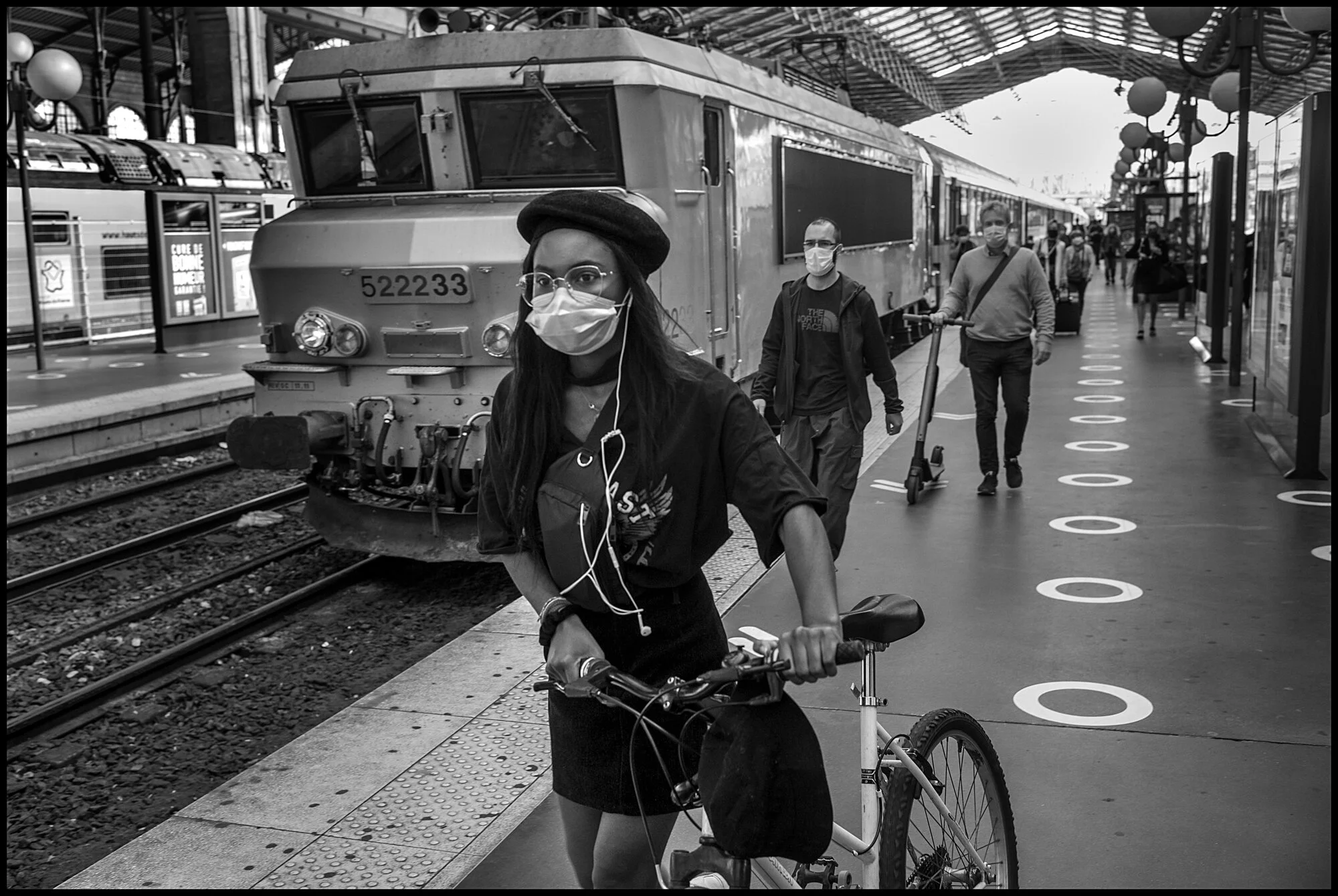  La Gare du Nord, Paris.  May 28, 2020. © Peter Turnley.  ID# P07-011 