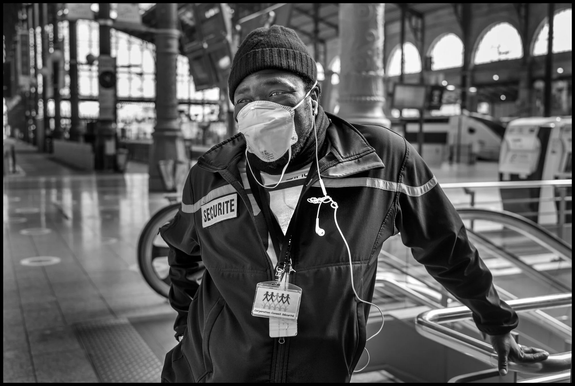  Alex, security guard at La Gare du Nord Train Station.  May 28, 2020. © Peter Turnley.  ID# P07-013 