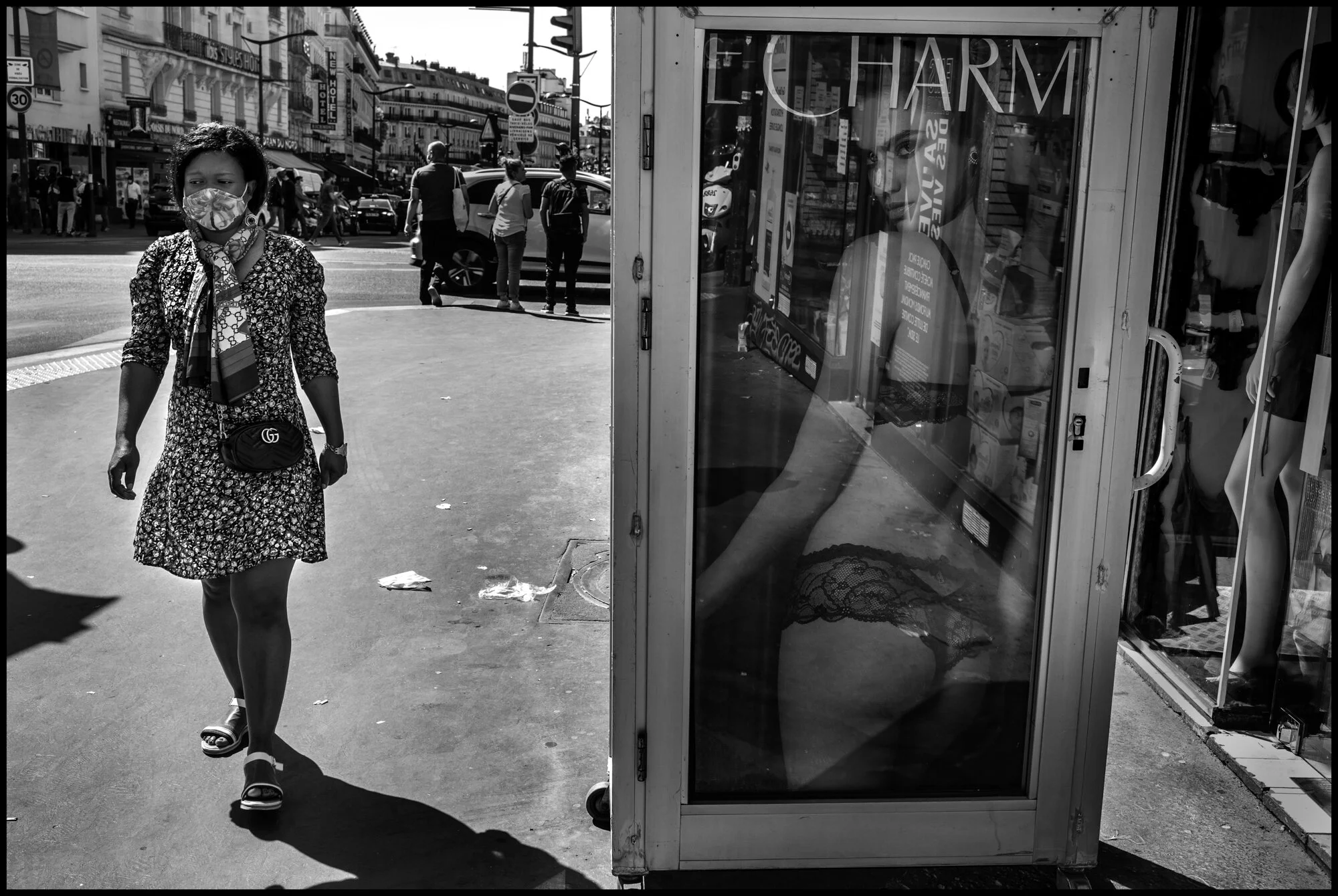  Street scene near La Gare du Nord Train Station.   May 28, 2020. © Peter Turnley.  ID# P07-017 