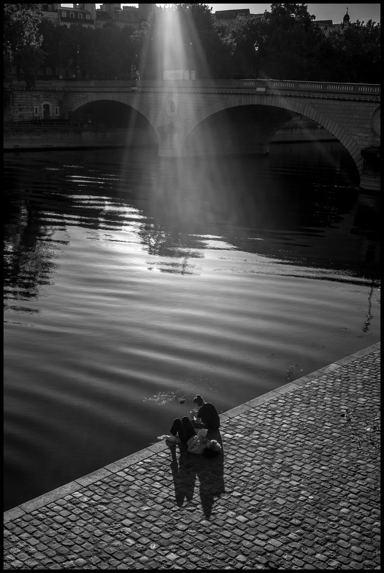  Ile St. Louis, Paris.  June 2, 2020. © Peter Turnley.   ID# P13-002 