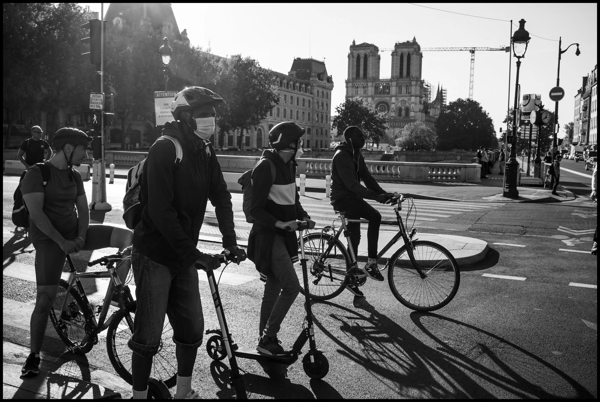  St. Michel, Paris.  June 2, 2020. © Peter Turnley.   ID# P13-009 