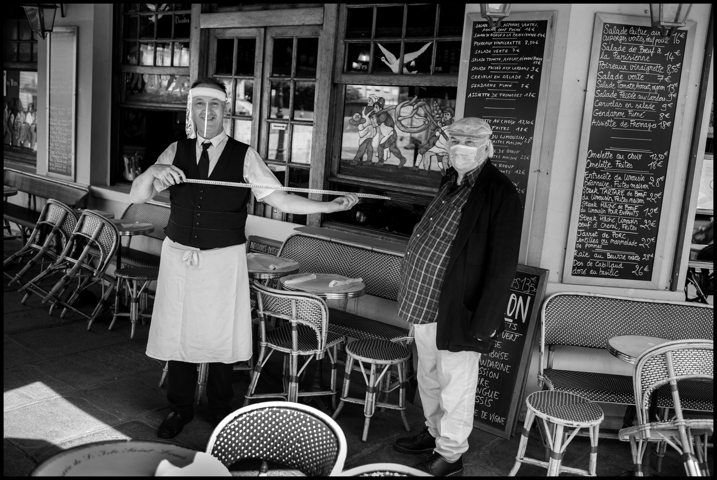  La Brasserie de l'Isle Saint-Louis, Paris.  June 3, 2020. © Peter Turnley.   ID# P14-012 