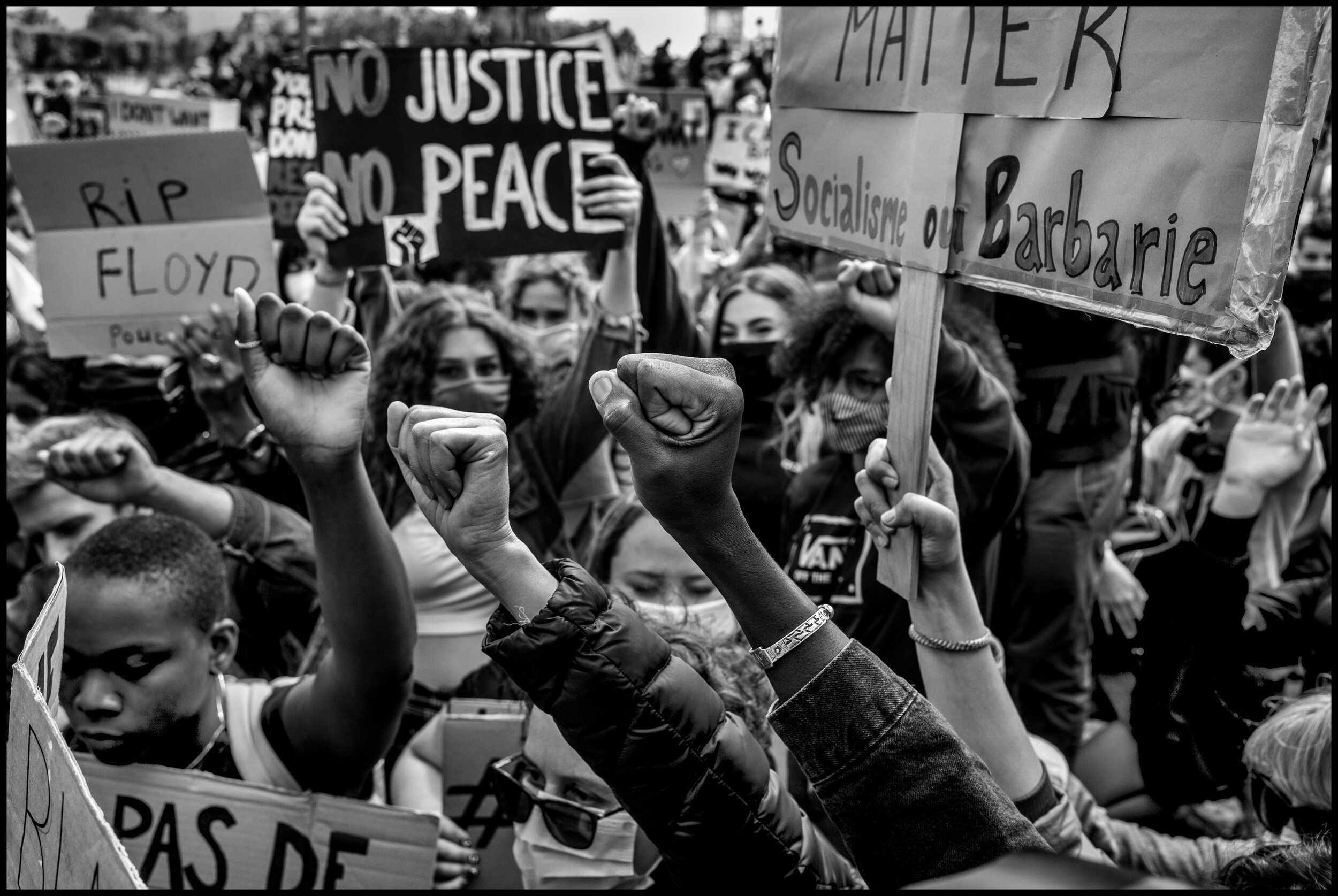  Place de la Concorde, Paris.  June 6, 2020. © Peter Turnley.  ID# P16-018 