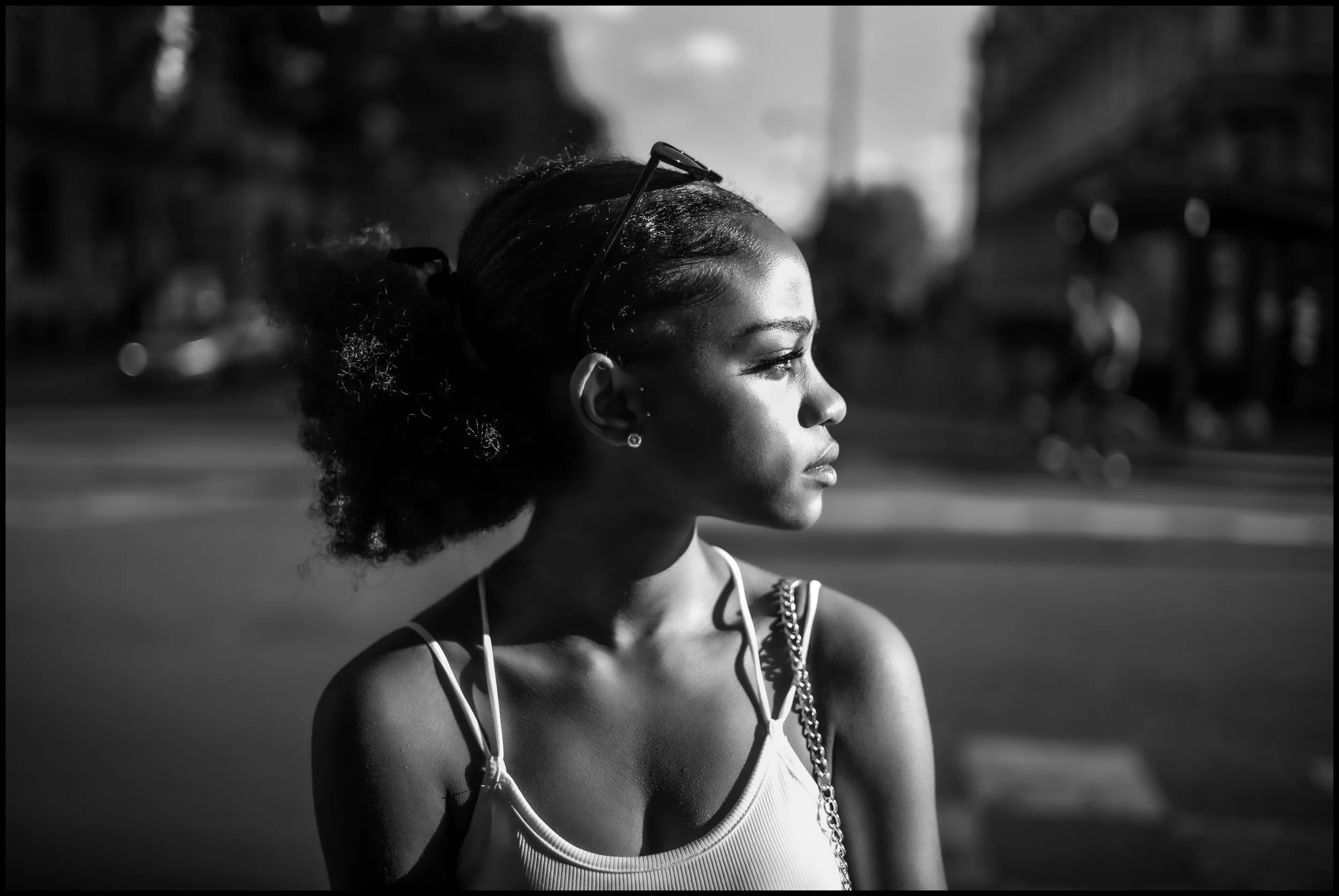  Mitzi, L'Hotel de Ville, Paris.  June 20, 2020. © Peter Turnley.  ID# P36-001 
