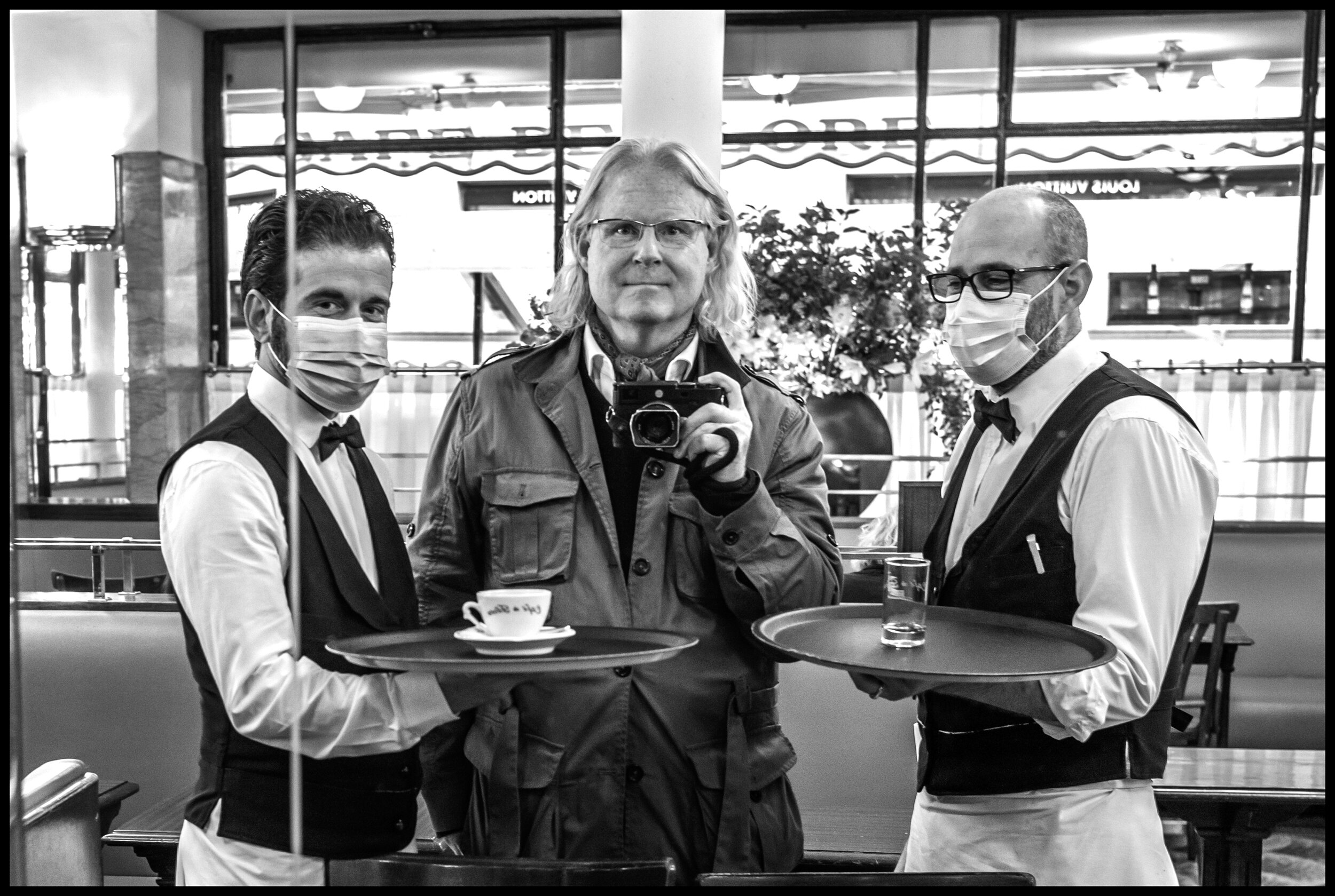  Café de Flore, Paris.  June 22, 2020. © Peter Turnley.  ID# P38-001 