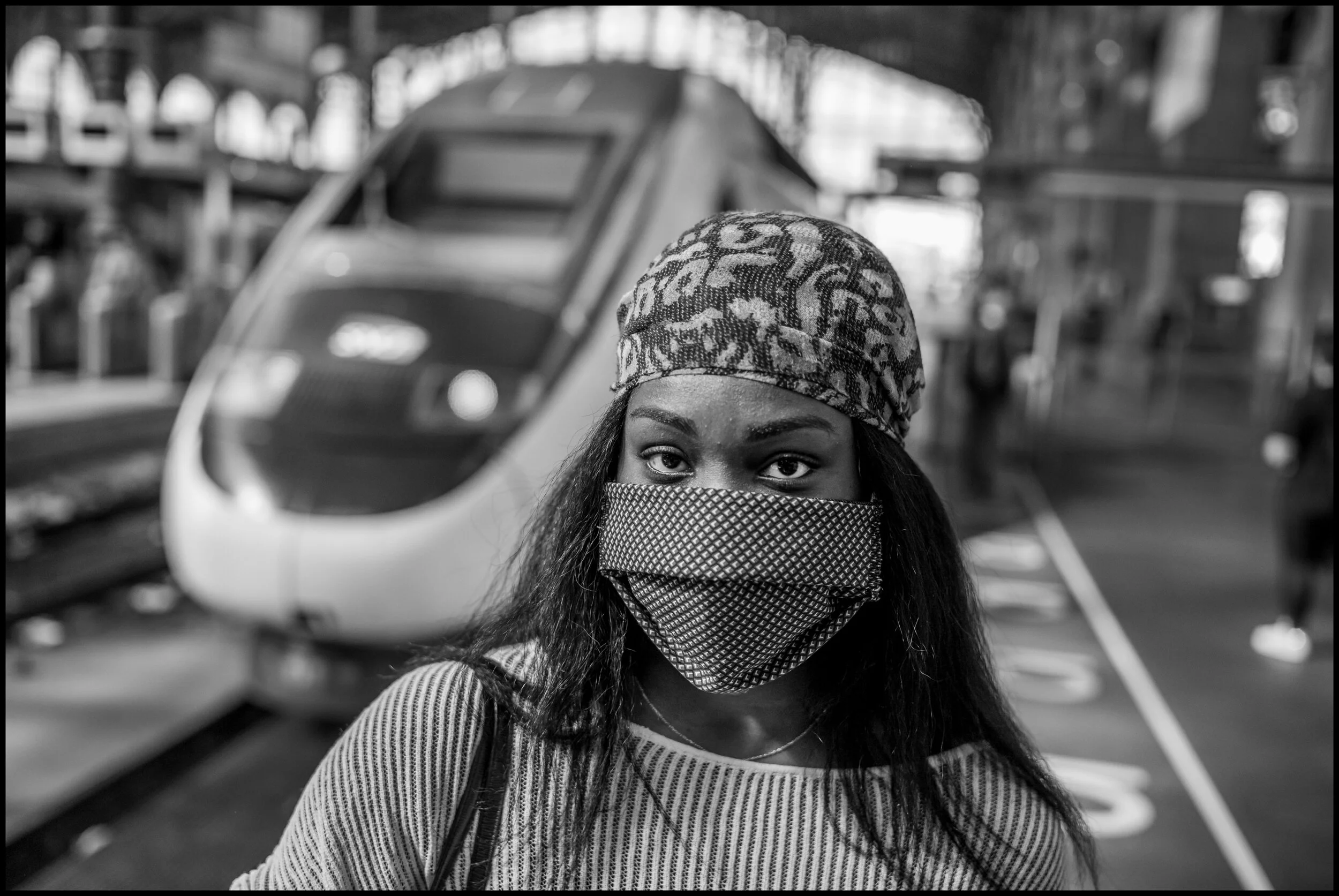  Peter Turnley, self portrait, Paris Métro.  June 29, 2020. © Peter Turnley.   ID# P47-013 
