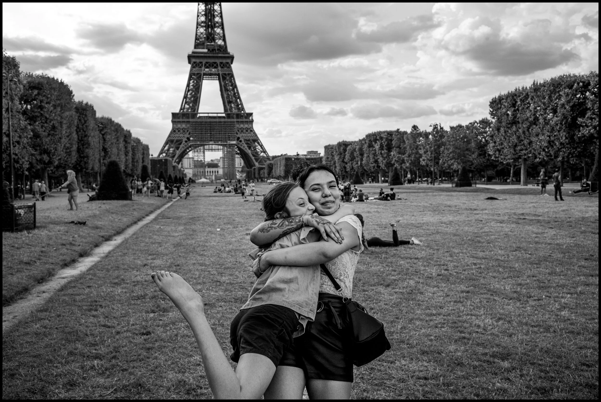 Natalia and Daphné, Paris.  June 26, 2020. © Peter Turnley.   ID# P46-010 