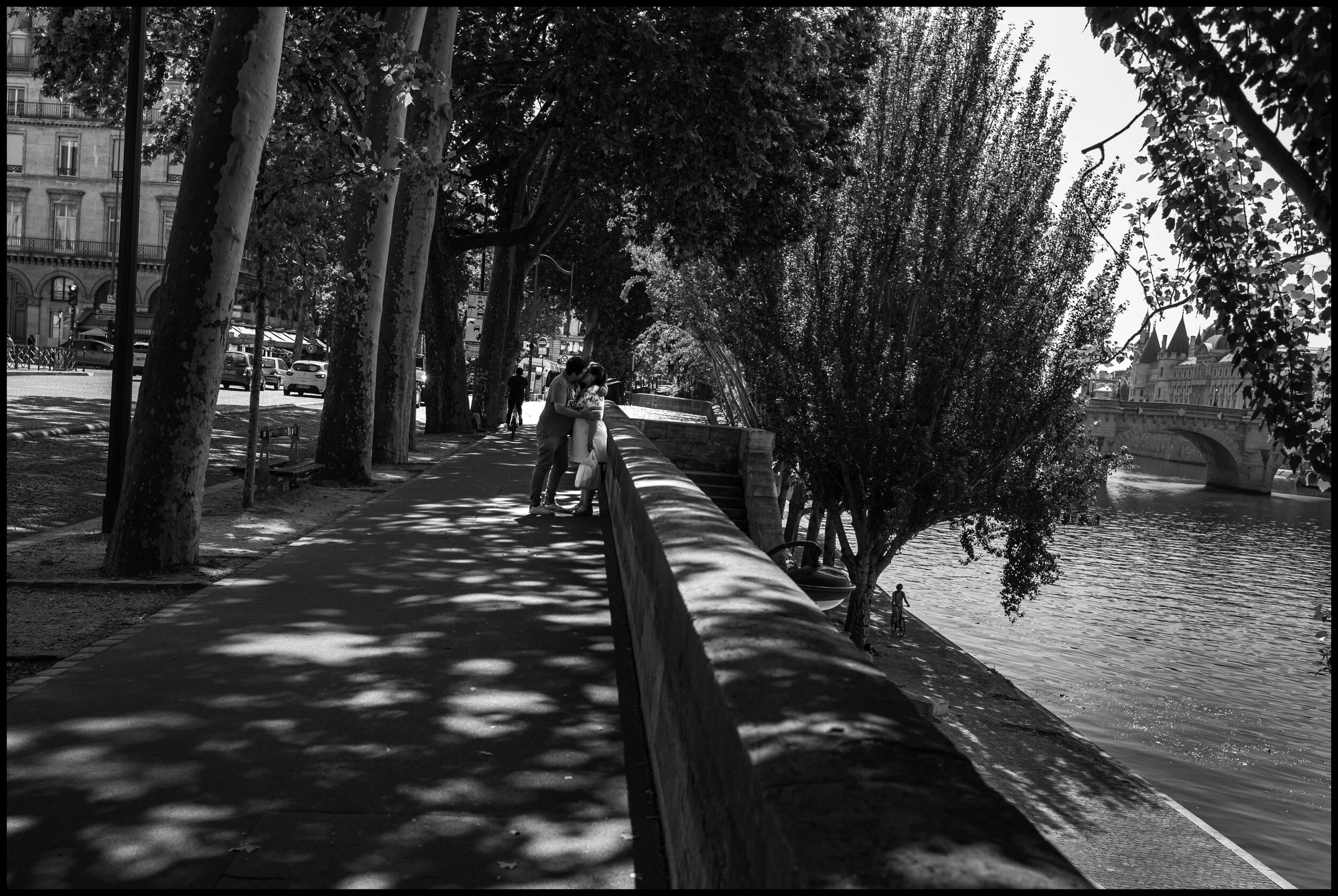  Paris.   June 25, 2020. © Peter Turnley.  ID# P42-006 