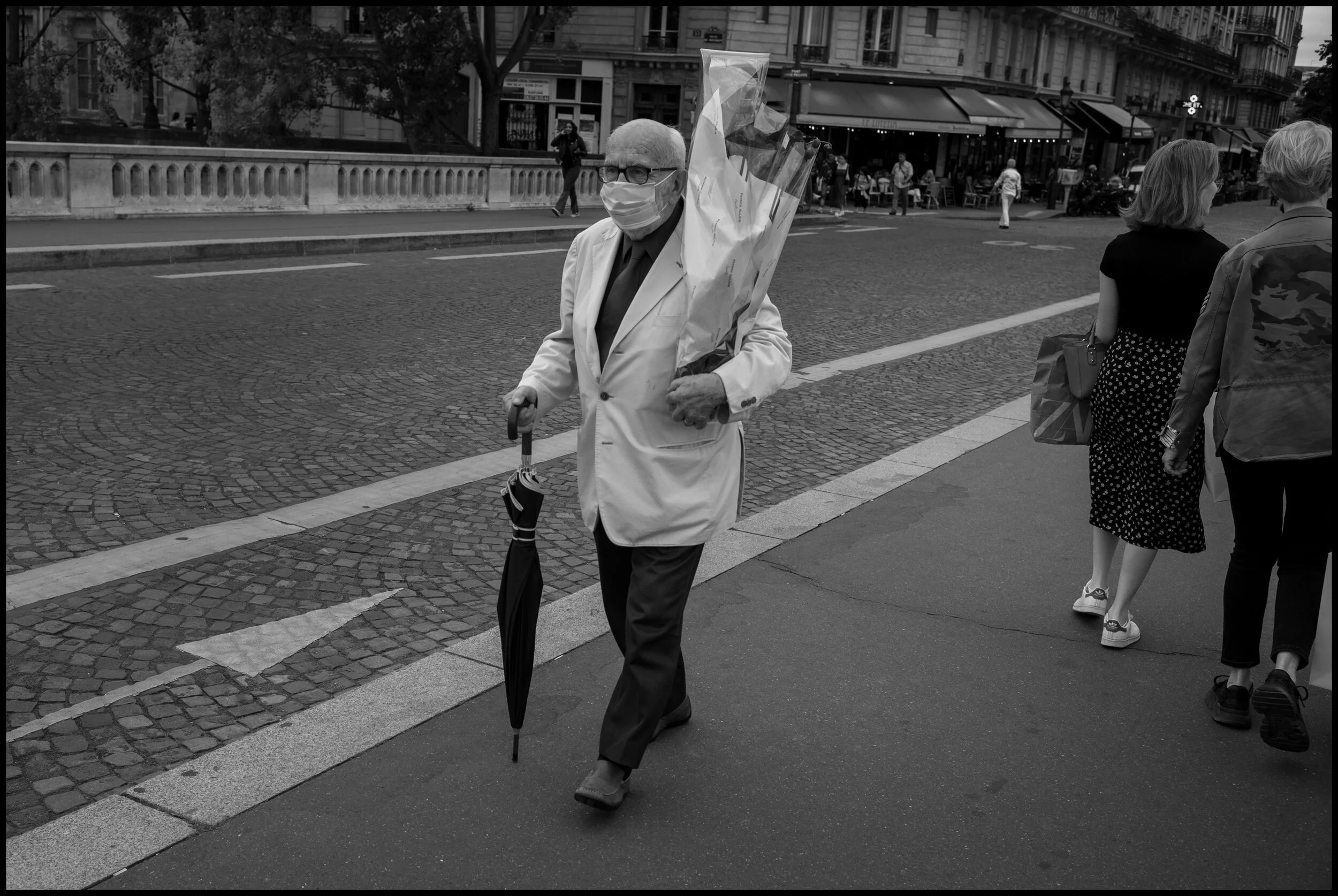  Ile St. Louis, Paris. July 3, 2020. © Peter Turnley.  ID# P53-015 