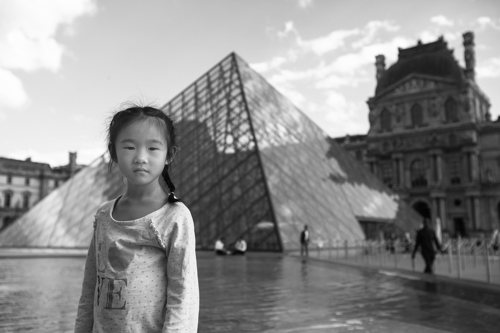 045_Young Asian Girl at the Louvre.jpg