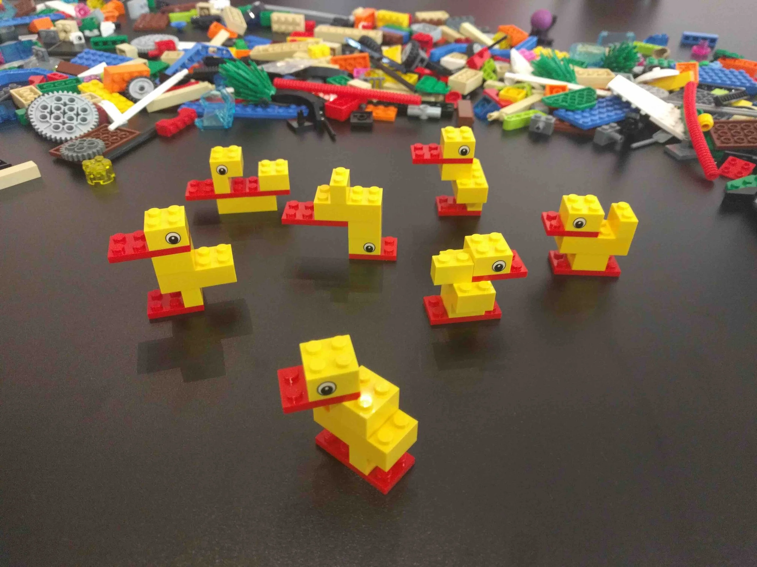 kostenloses Meetup: LEGO® Serious Play®: RAUS aus dem Gedankenkreisen – REIN INS TUN!