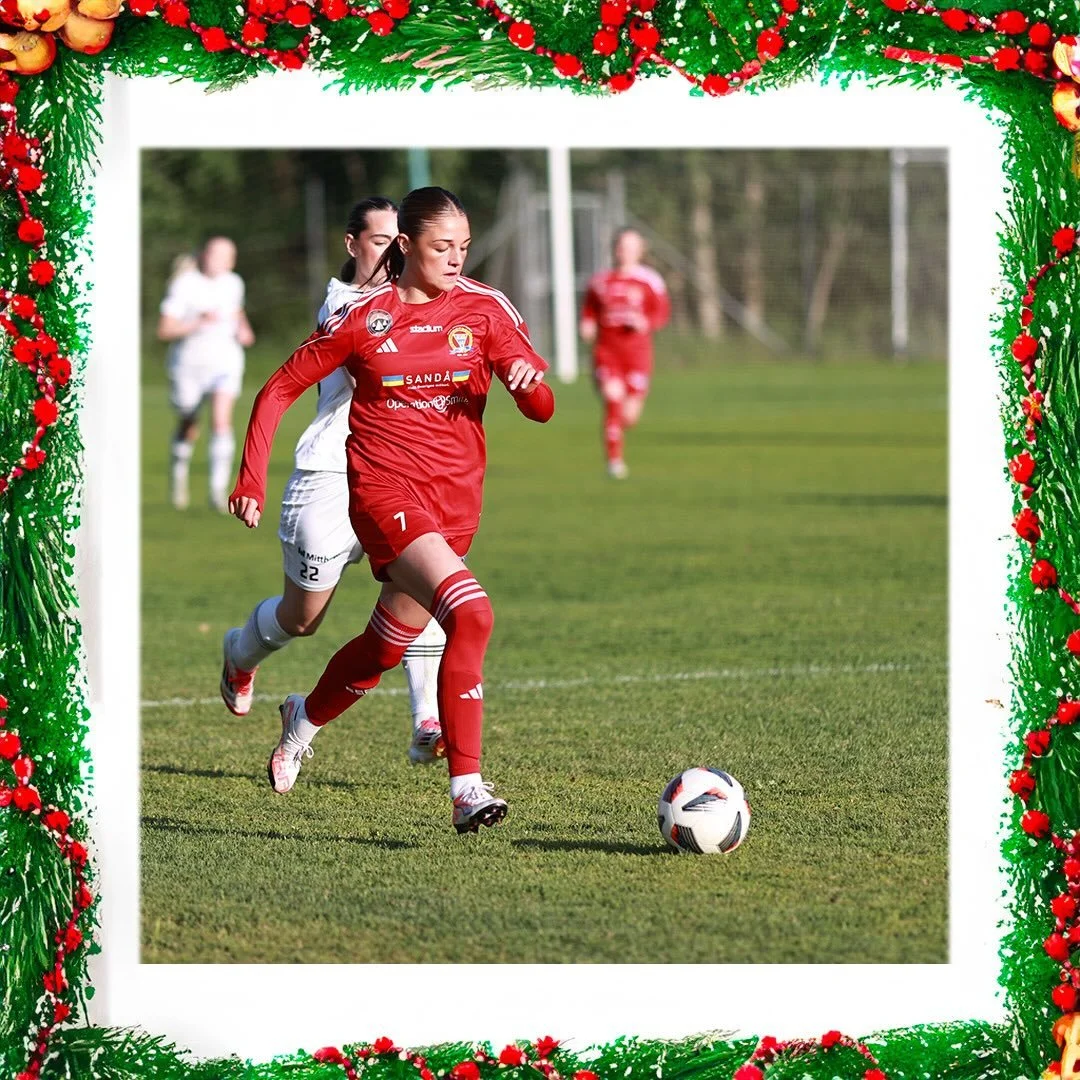 7 december och h&auml;r kommer lucka 7, del 2.
Irma Burman i @alnoifdam hade tr&ouml;ja 7 den g&aring;ngna s&auml;songen. Bildade ett starkt radarpar med Maja Barkemo, fr&aring;n lucka 5. 

Hur ser du p&aring; din s&auml;song och lagets?

Efter en tu