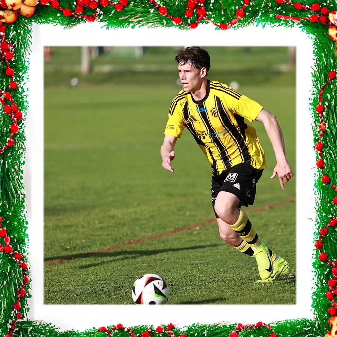 Karl Lax, nr 12 i @kubikenborg_if han ska helt klart ha en lucka, inte minst f&ouml;r att han gjorde ett av Medelpads snyggaste m&aring;l 2025. Framr&ouml;stat av l&auml;sare p&aring; @st.nu dessutom som extra styrka.

Hur ser du p&aring; din s&auml;