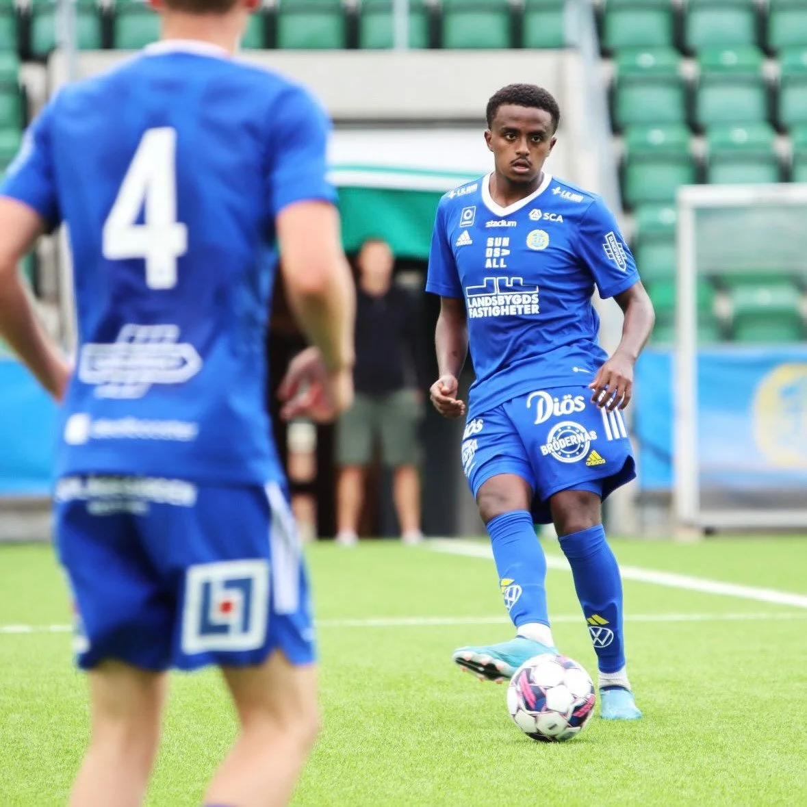 @kubikenborg_if forts&auml;tter bygga truppen inf&ouml;r 2026 och nu har de gjort klart med en duktig mittback fr&aring;n @gifsundsvall.akademi - Abdirashid "Jungi" Hussein. Det ska bli kul att se honom p&aring; seniorniv&aring;.

Hej Jungi