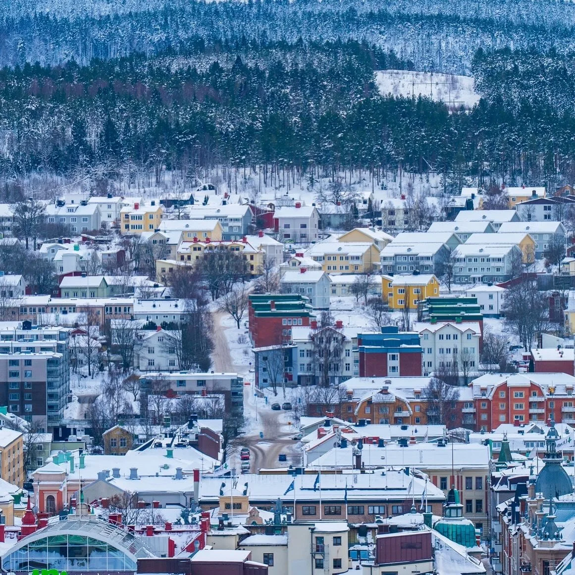 Sn&ouml;n ligger vit p&aring; taken. #sundsvall #sweden Foto: Anders Thorsell