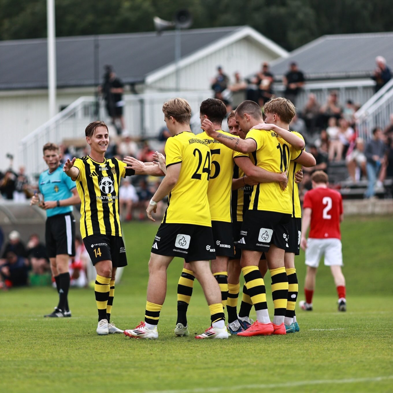 🏆⚽ SERIESEGRARE! 🥇🔥

Stort grattis till Kubikenborgs IF som st&aring;r som vinnare av Div 2 Norrland! 👏🎉

🙌 Hj&auml;lp oss att hylla seriesegrarna! Gilla inl&auml;gget och dela det vidare s&aring; att fler f&aring;r vara med och fira! 🏆
Foto: 