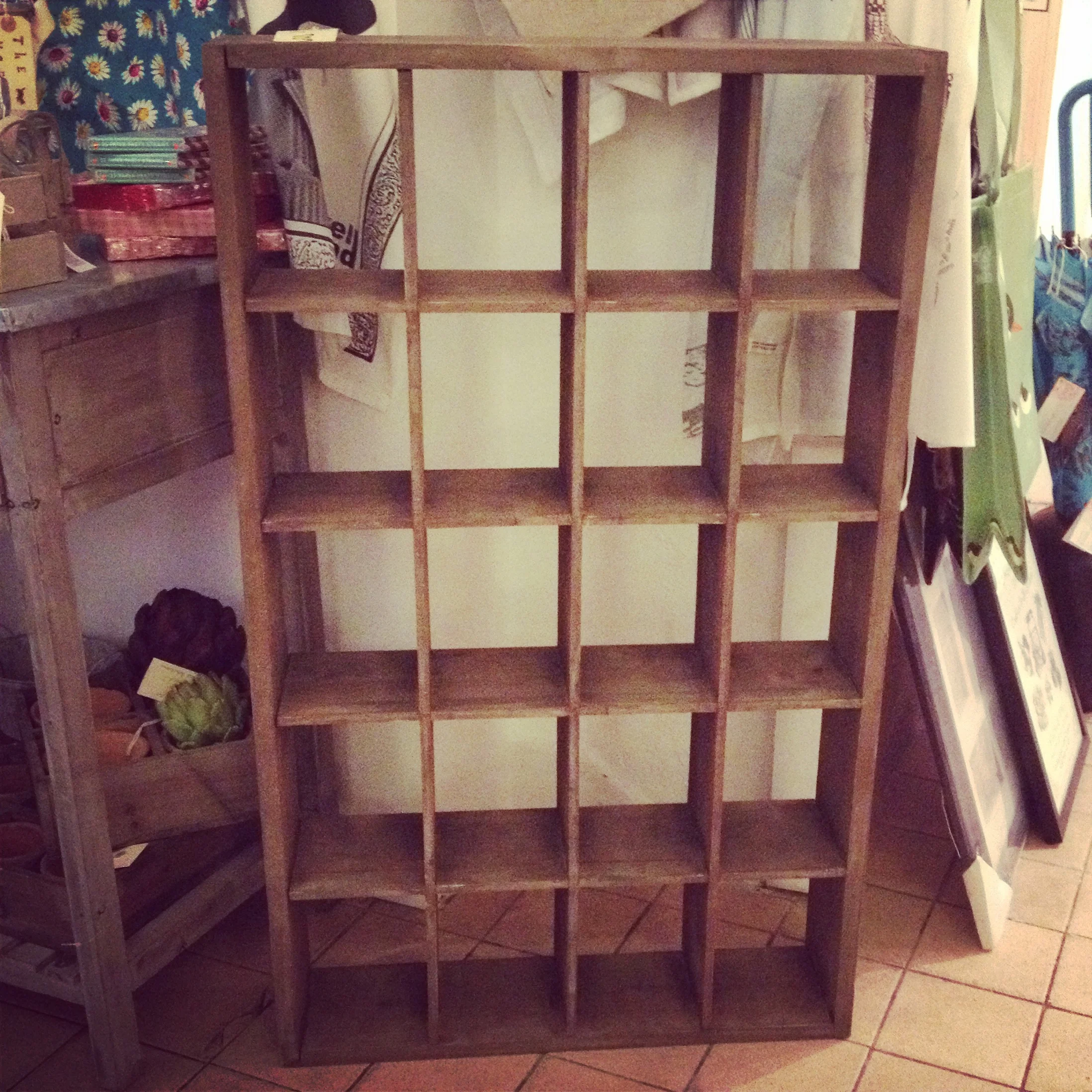 Wooden display unit 60x99x15 standing or wall mounted 