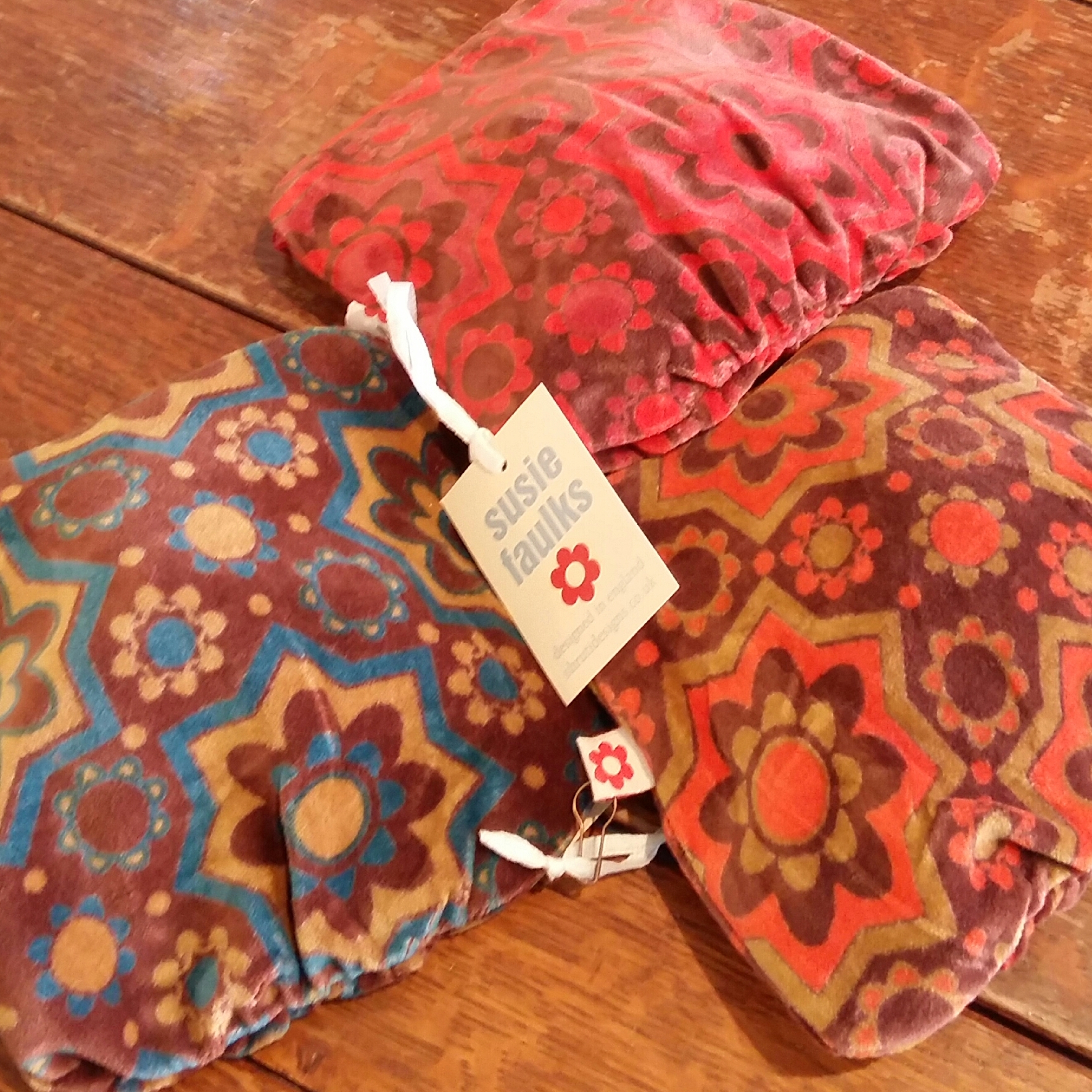 Retro printed purses make great stocking fillers at only £5 each and come in three colours 