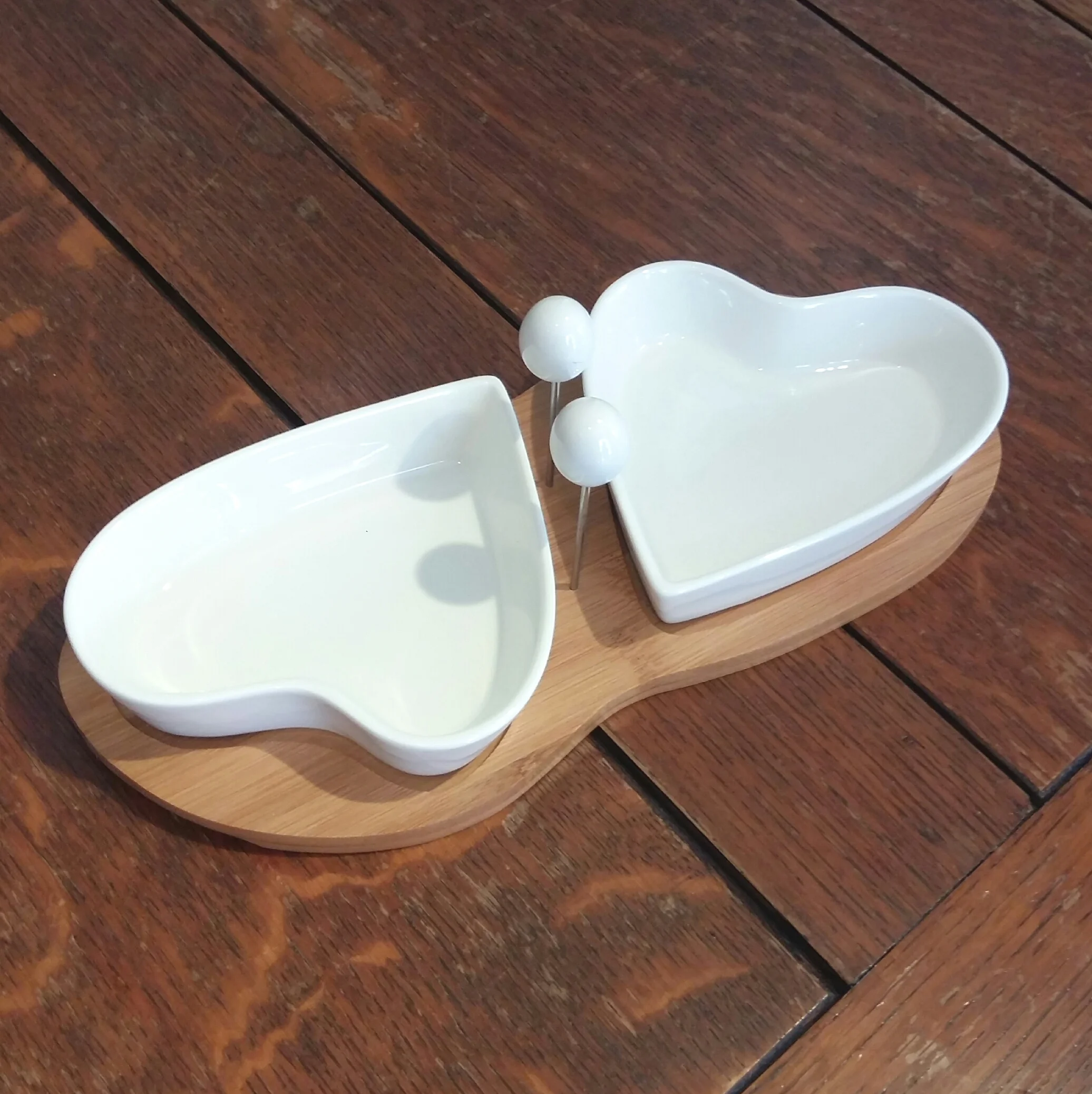 Olive bowls with picks 