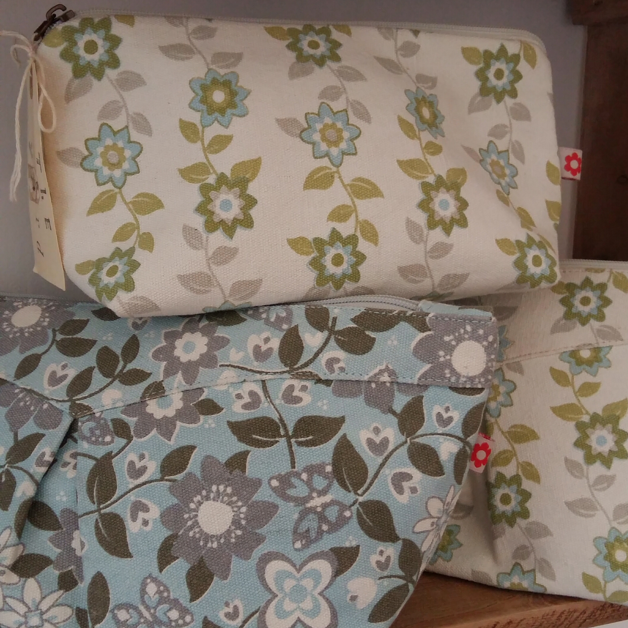 Large and small spring print make up bags 