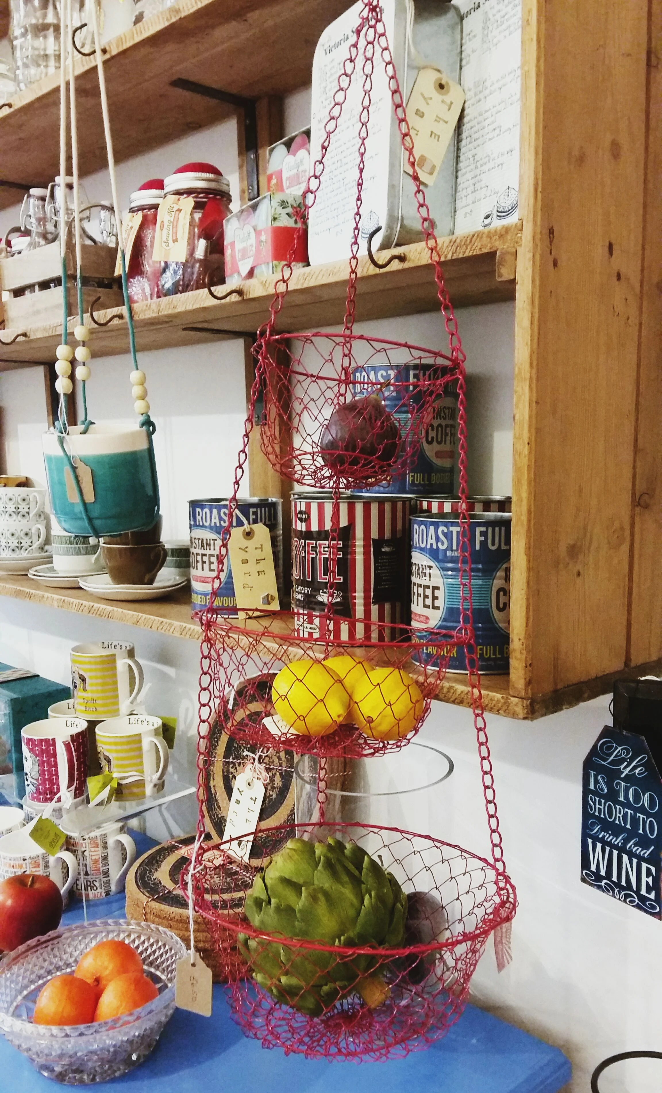 Retro wire hanging baskets 