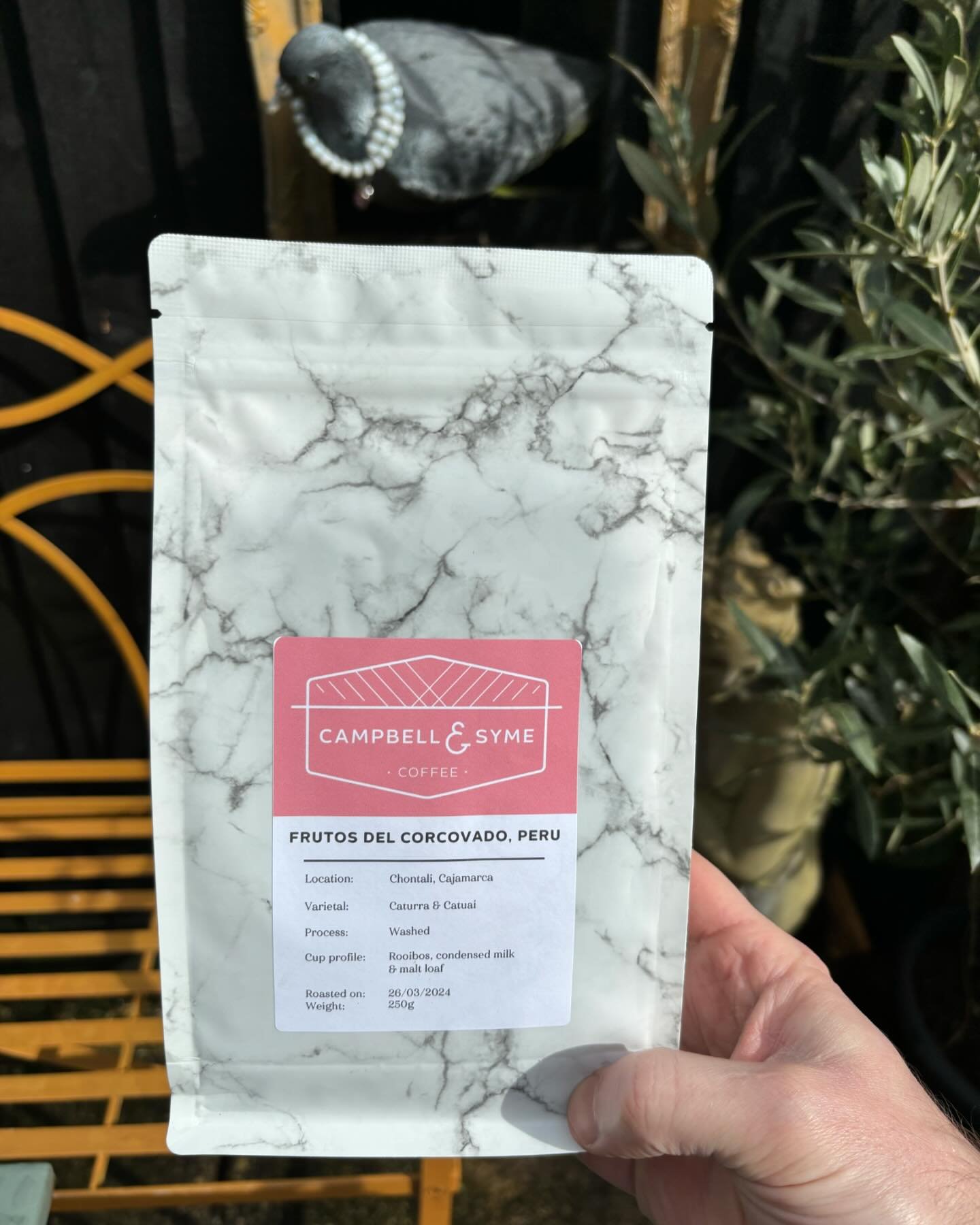 NEW COFFEE -Frutos del Corcovado, Peru (Washed) @campbellandsyme 

While coffees from Peru have been increasingly brilliant the last few years, this has been one of my favourite (non-Geisha) Peruvian coffees I&rsquo;ve had. Brilliantly sweet, vanilla