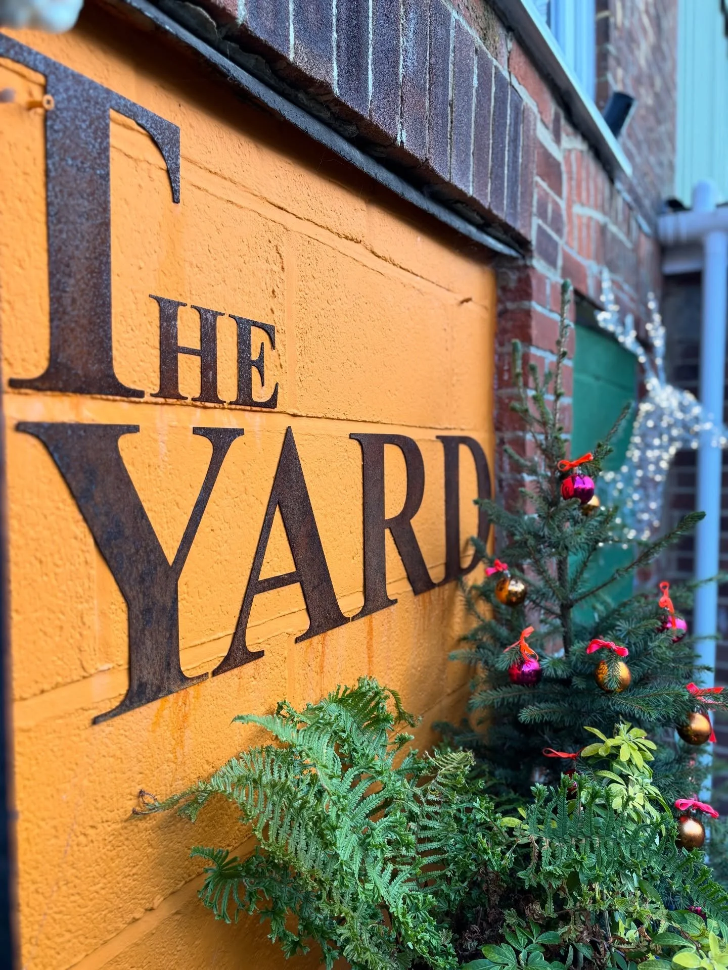 FESTIVE COFFEE 4 - WINTER HOARD @jamesgourmetcoffee 

Our annual festive roster wouldn&rsquo;t be complete without this cafe favourite from James Gourmet. I am one of those who message them asking when its coming, eagerly awaiting this blend like the