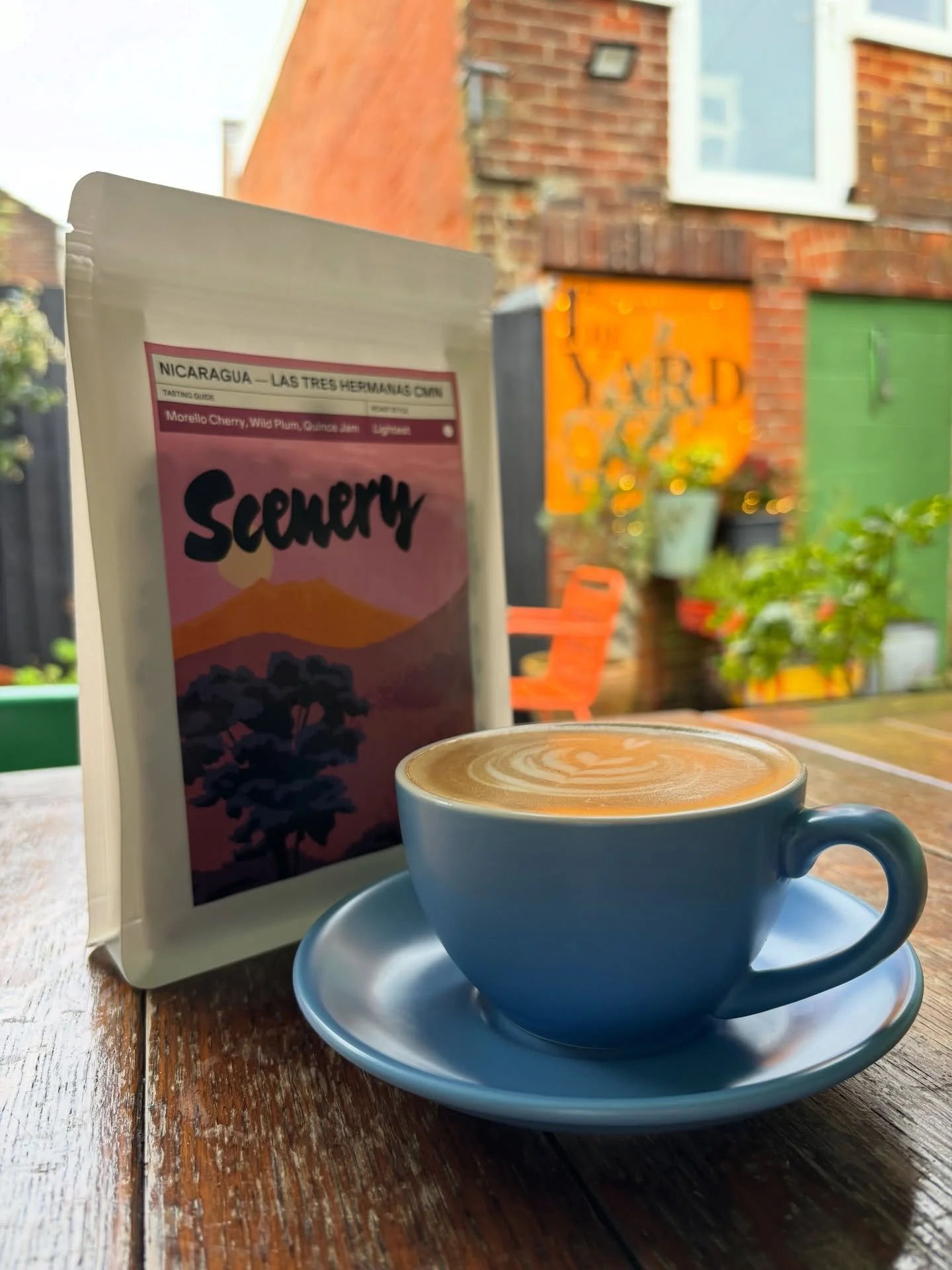 This week&rsquo;s guest espresso is a funky brew from
@scenerycoffeeroasters and Cynthia Morales in Nicaragua. It&rsquo;s a new varietal to me, Bourbon Tekisic, a cultivar developed in El Salvador, which has been put through a Carbonic Maceration pro