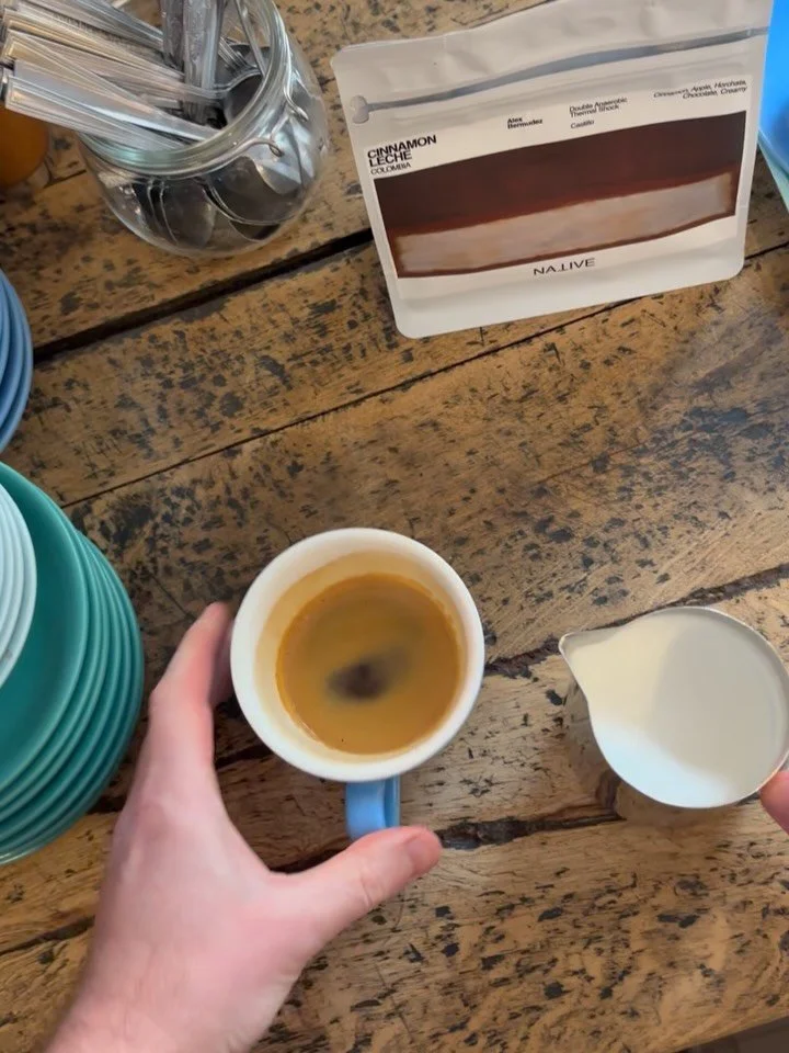 NEW GUEST ESPRESSO - Cinnamon Leche, Alex Bermudez @thenativecoffeecompany (Double Anaerobic Thermal Shock) - Cinnamon Apple Pastry, Chocolate, Creamy

Ok, straight up, this is one of my favourite ever coffees. This is another version of the Castillo