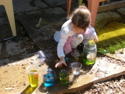 Mixing colors in the water play area