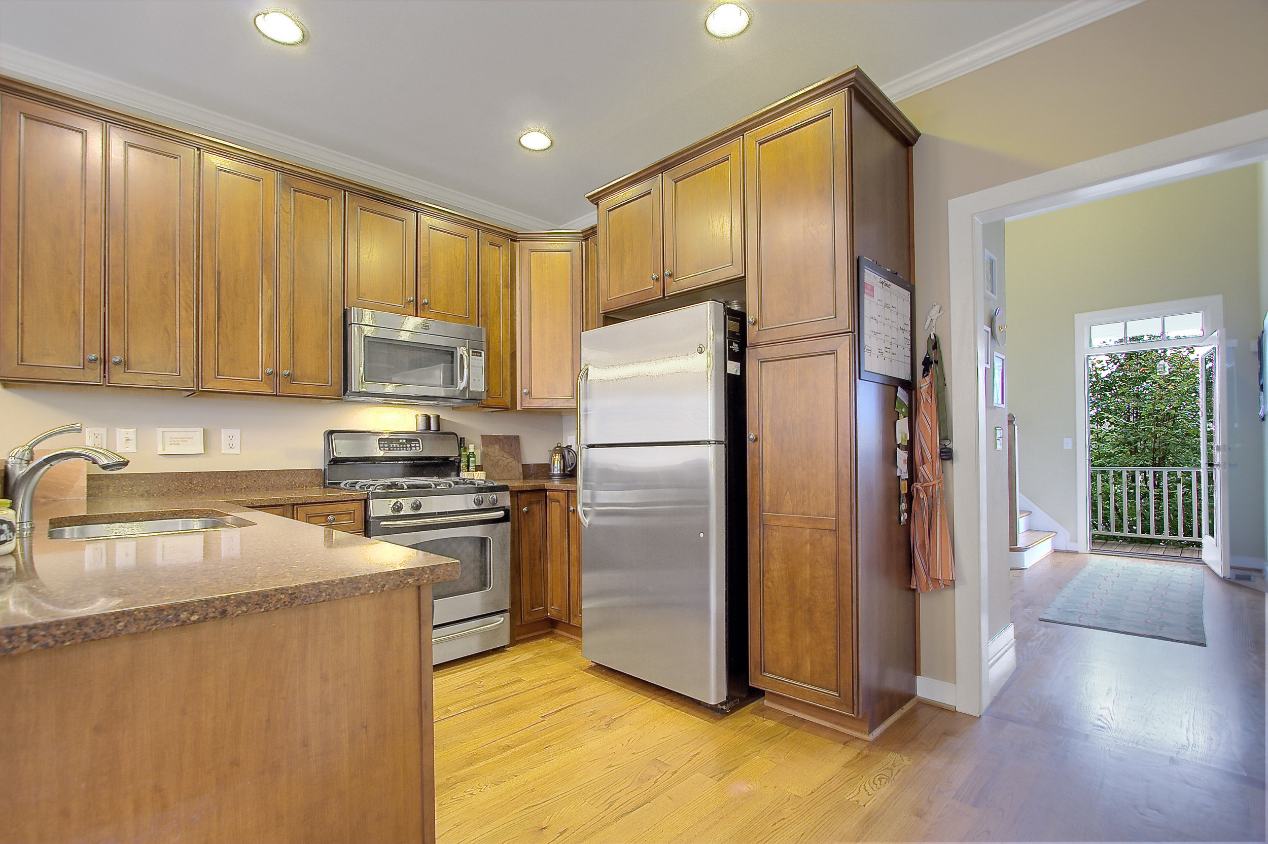 kitchen1.jpg