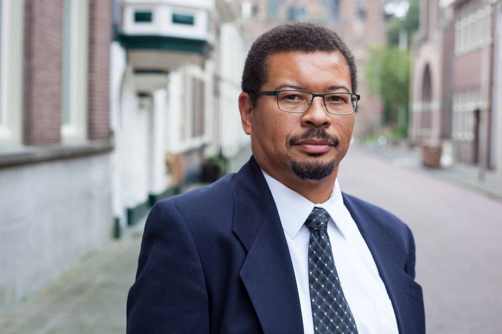 Truth: Relative or Absolute? - Special Guest: Dr. Vincent Bacote