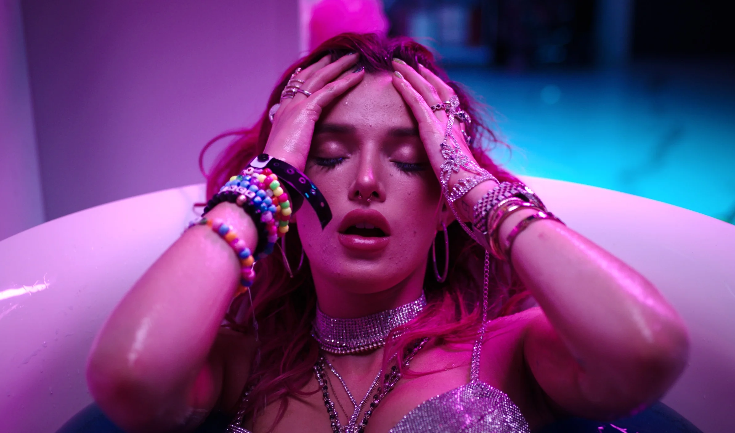 Copy+of+Copy+of+Bella+Thorne.jpg