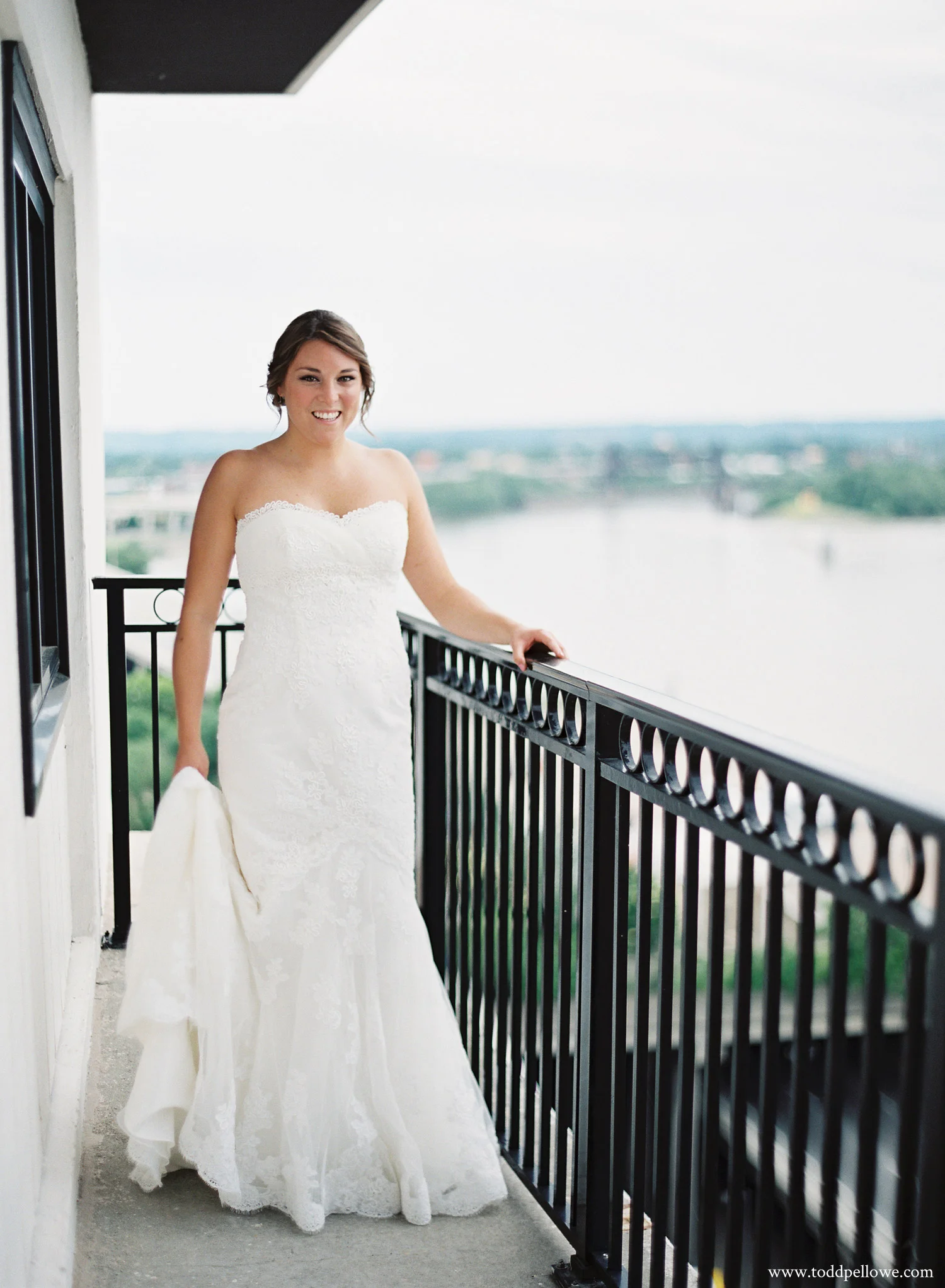 06-frazier-arms-museum-wedding-002.jpg