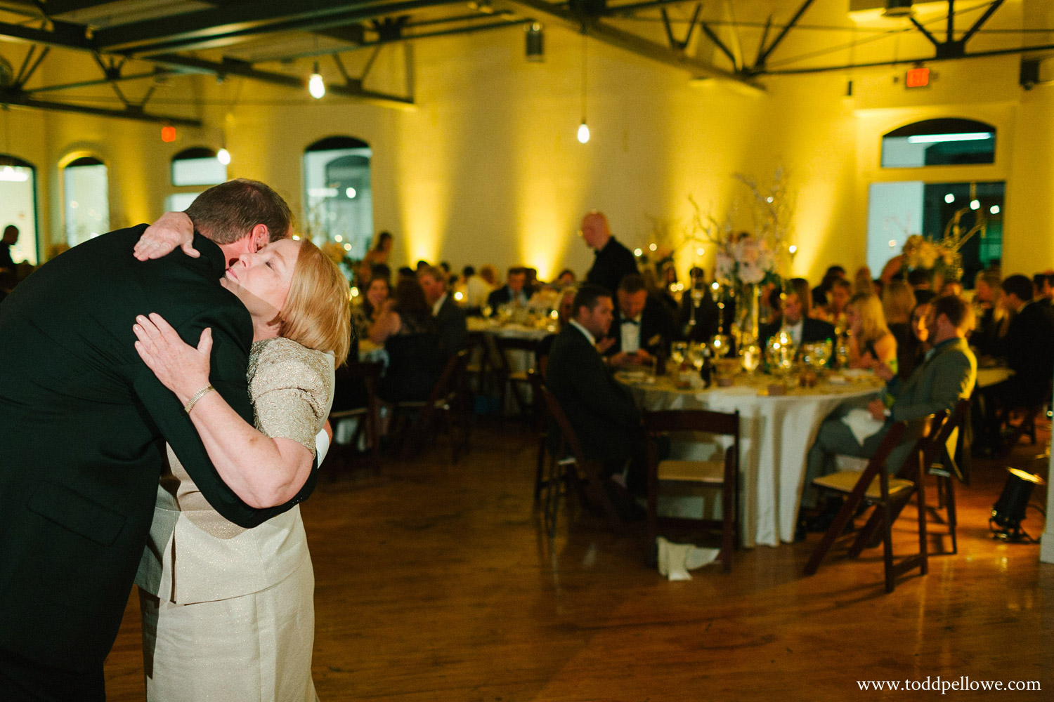 36-the-pointe-butchertown-louisville-wedding-692.jpg