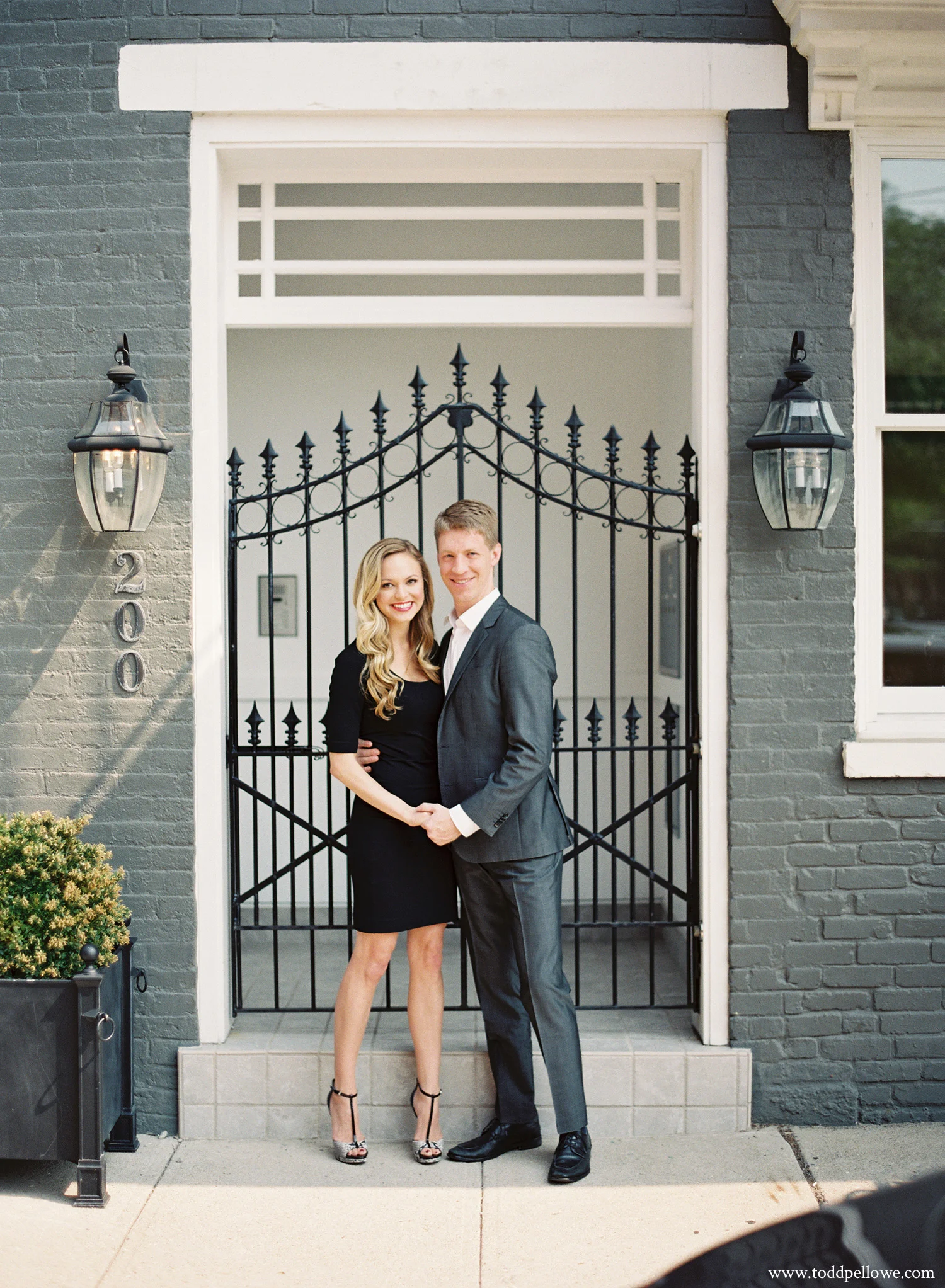 01-cincinnati-engagement-photography-008.jpg