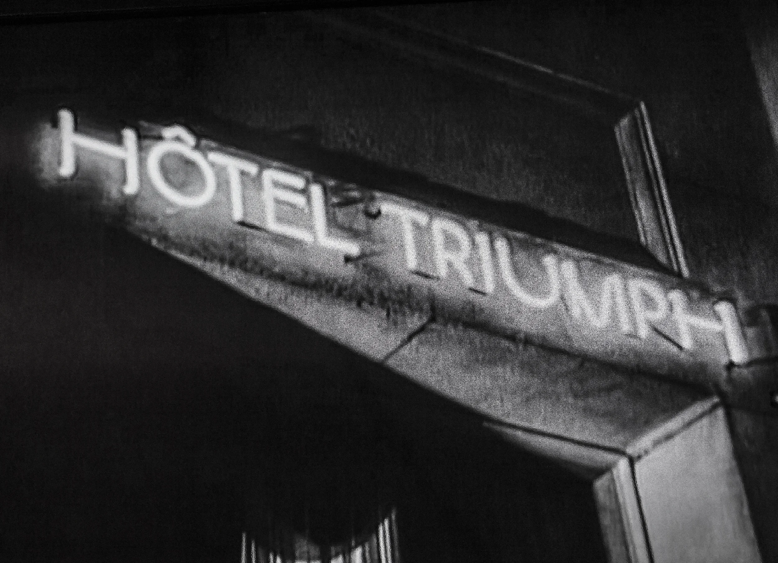 HOTEL TRIUMPH.jpg