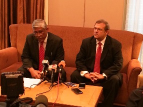 MACC Chief Commissioner Tan Sri Abu Kassim Mohamed and ACFE Faculty Member Allen Brown.